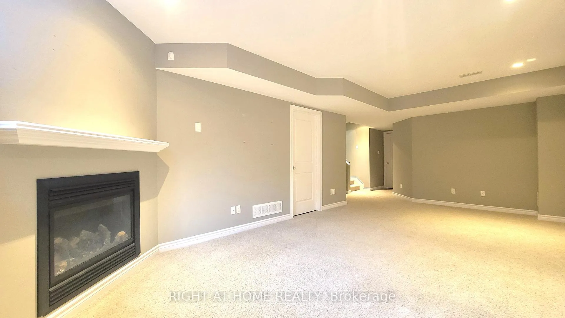 Photo 19 of 134 Mancini Way, Ottawa, Barrhaven - Strandherd — HOMEH