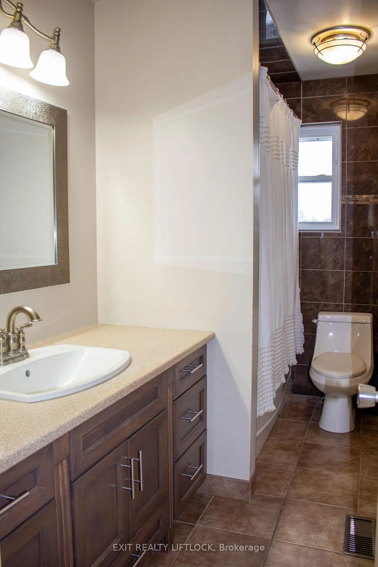Photo 11 of 2105 Deer Bay Road, Selwyn — HOMEH