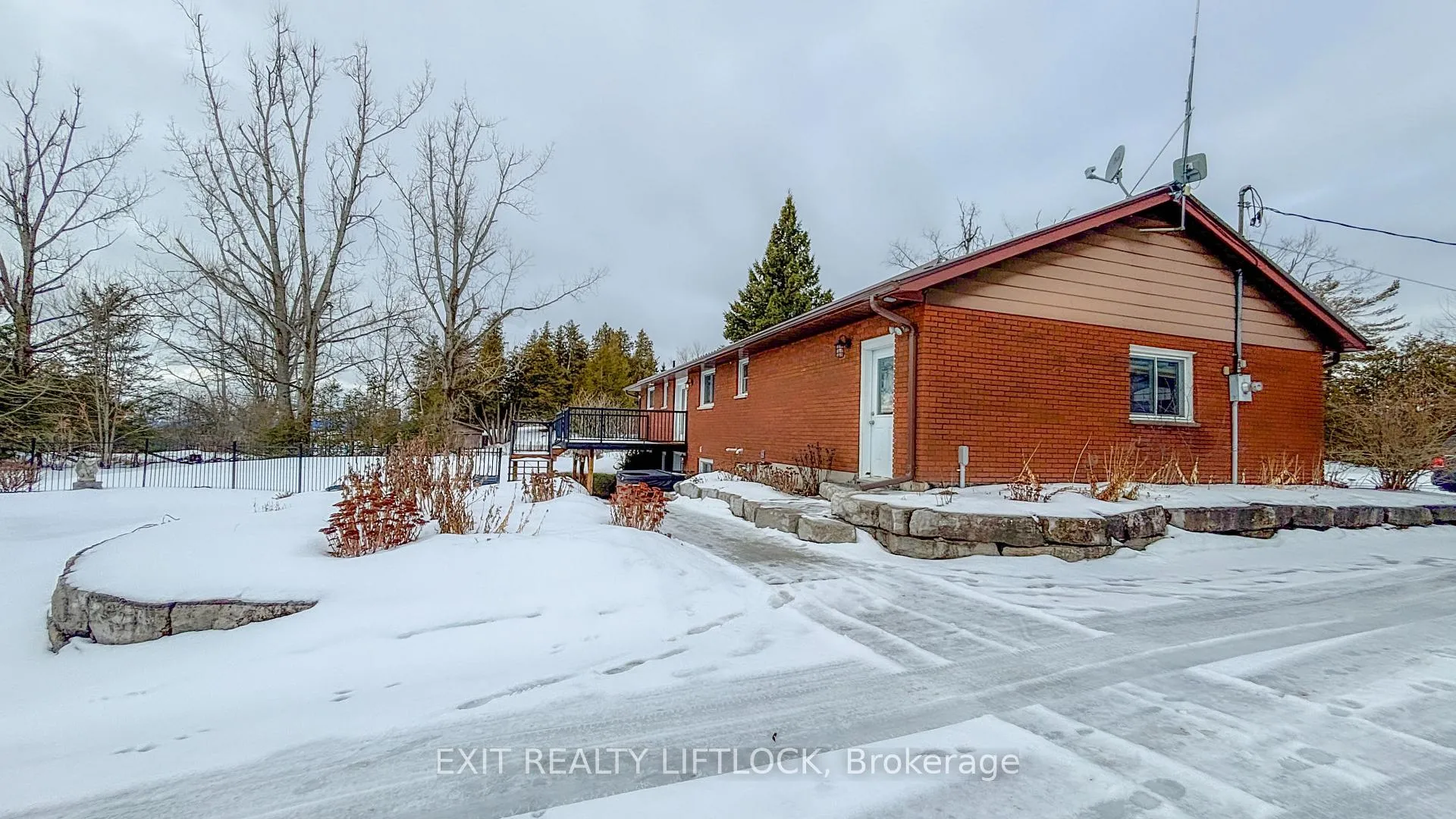Photo 25 of 2105 Deer Bay Road, Selwyn — HOMEH