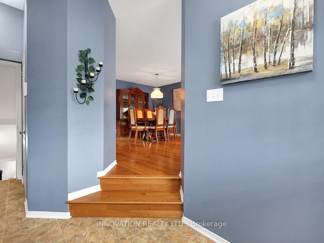 Photo 3 of 35 Summerwind Crescent, Ottawa, Barrhaven East — HOMEH