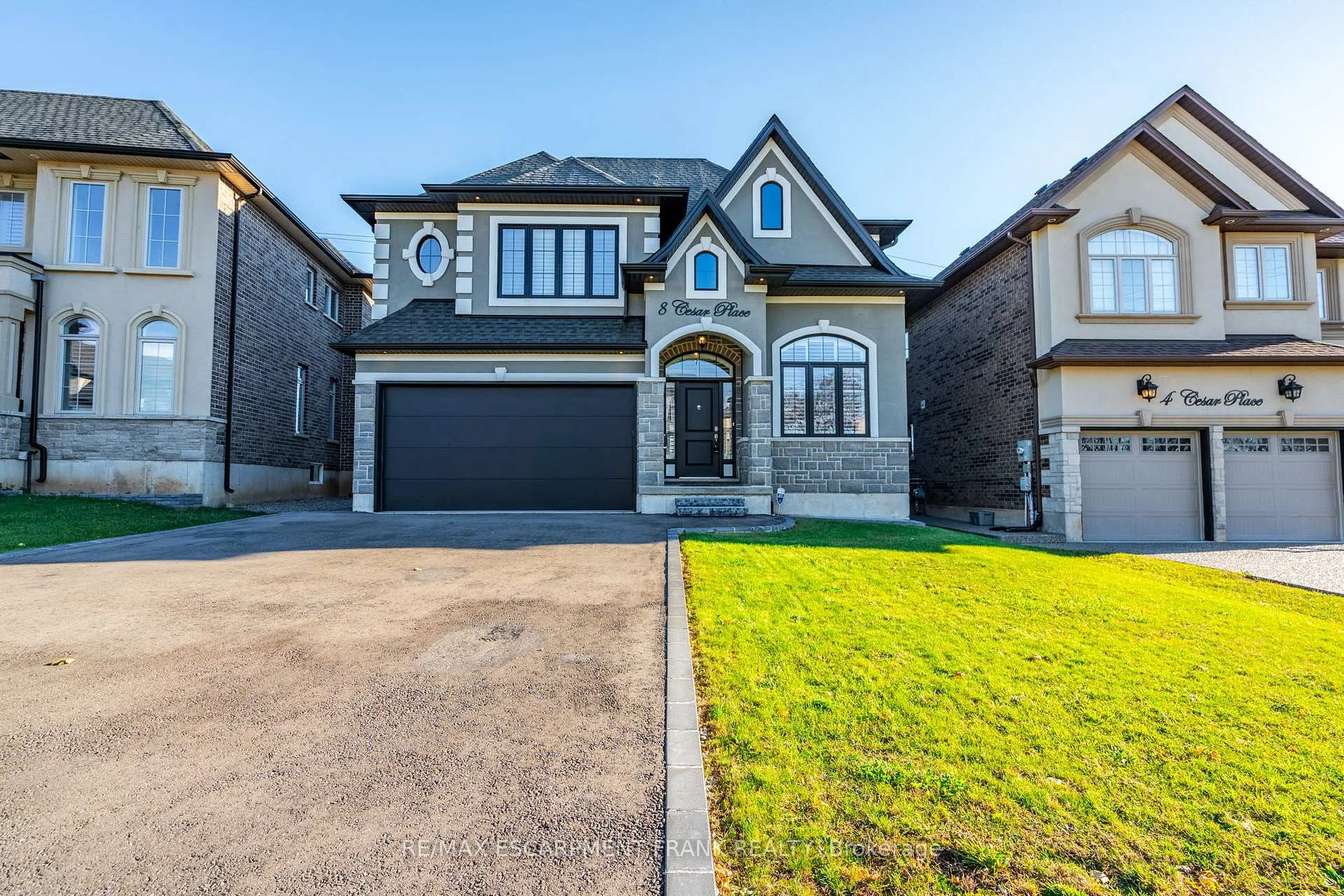 Photo 1 of 8 Cesar Place, Hamilton, Ancaster — HOMEH