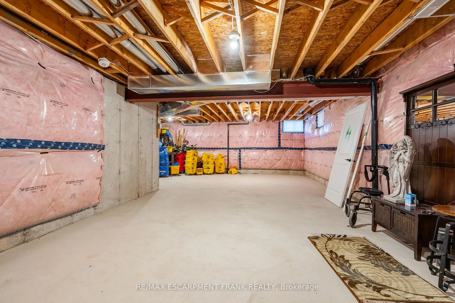 Photo 31 of 8 Cesar Place, Hamilton, Ancaster — HOMEH