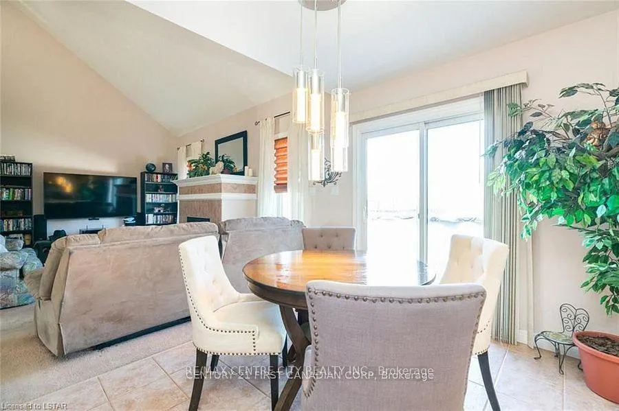 Photo 10 of 79 Donker Drive, St. Thomas — HOMEH