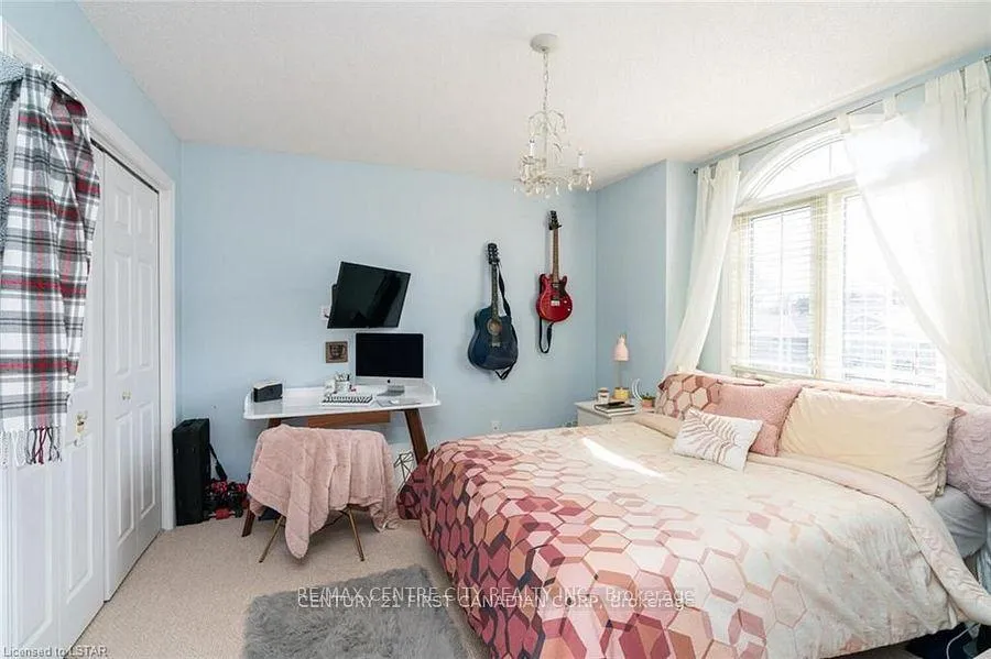 Photo 18 of 79 Donker Drive, St. Thomas — HOMEH