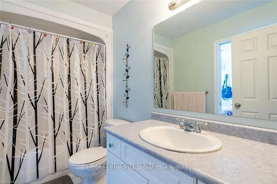 Photo 19 of 79 Donker Drive, St. Thomas — HOMEH