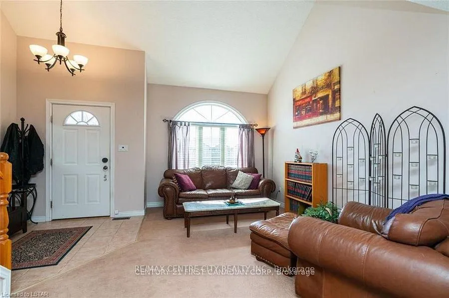 Photo 25 of 79 Donker Drive, St. Thomas — HOMEH