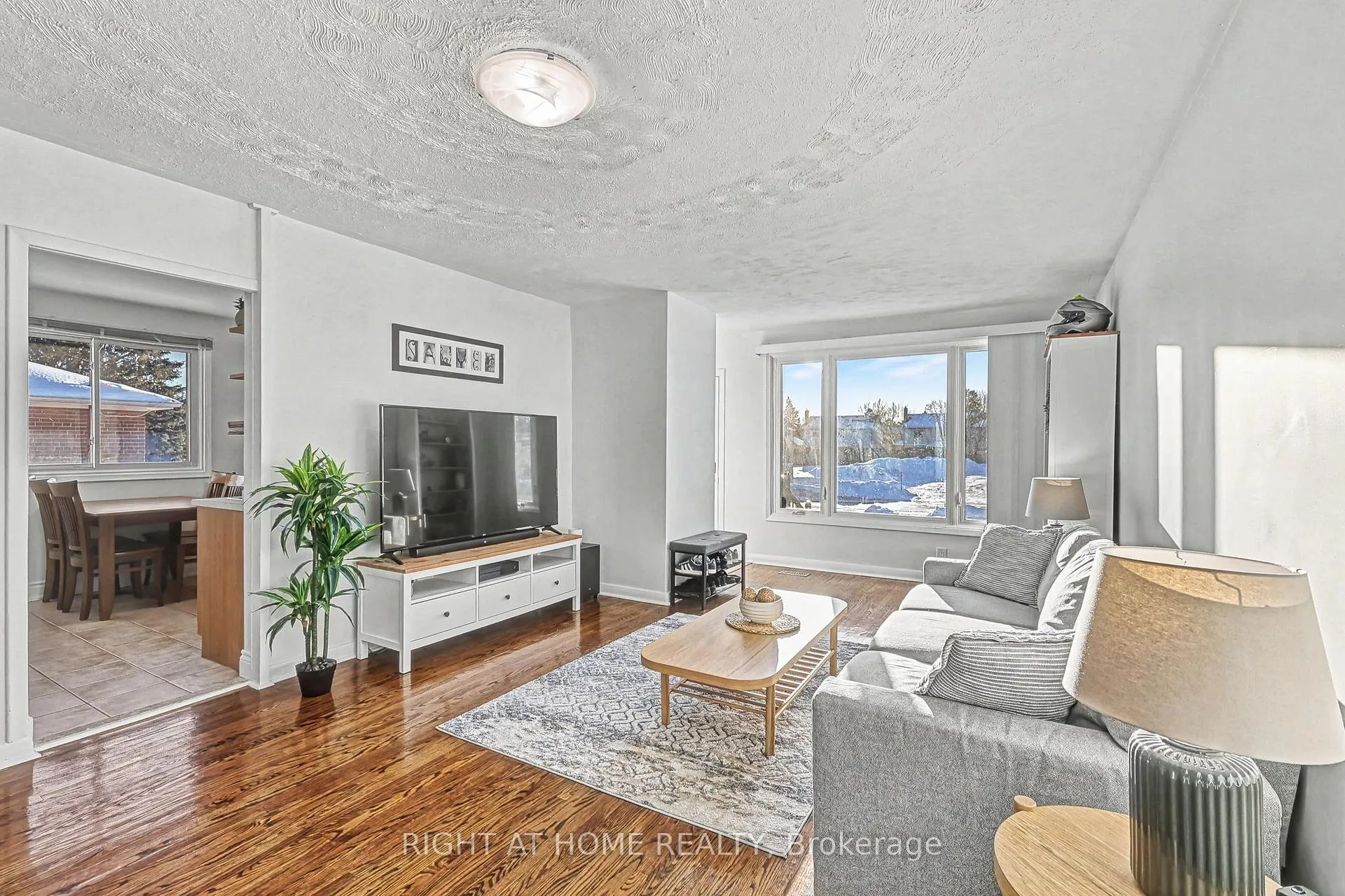 Photo 6 of Unit Main, 1015 Walton Boulevard, Whitby, Williamsburg — HOMEH