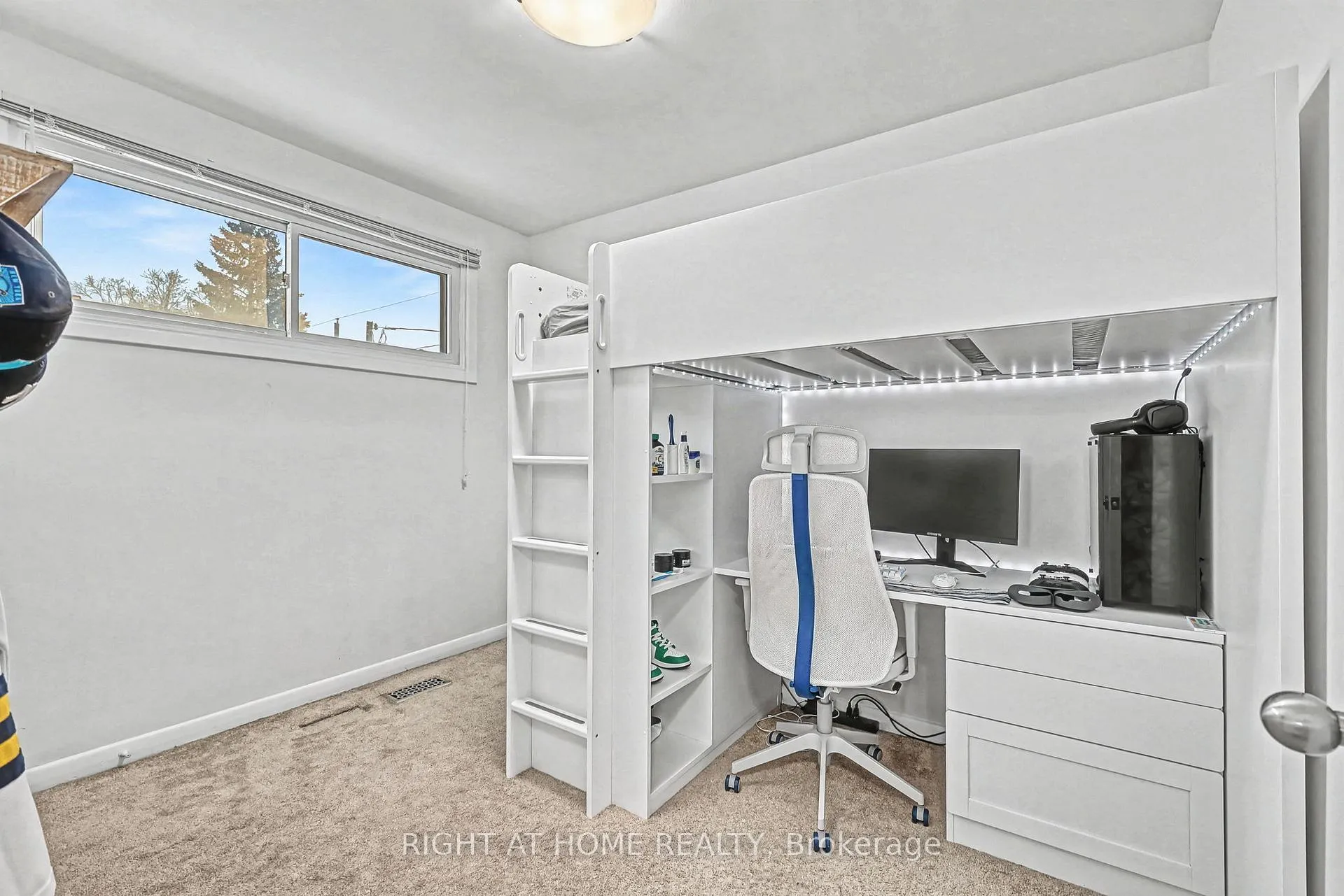 Photo 13 of Unit Main, 1015 Walton Boulevard, Whitby, Williamsburg — HOMEH