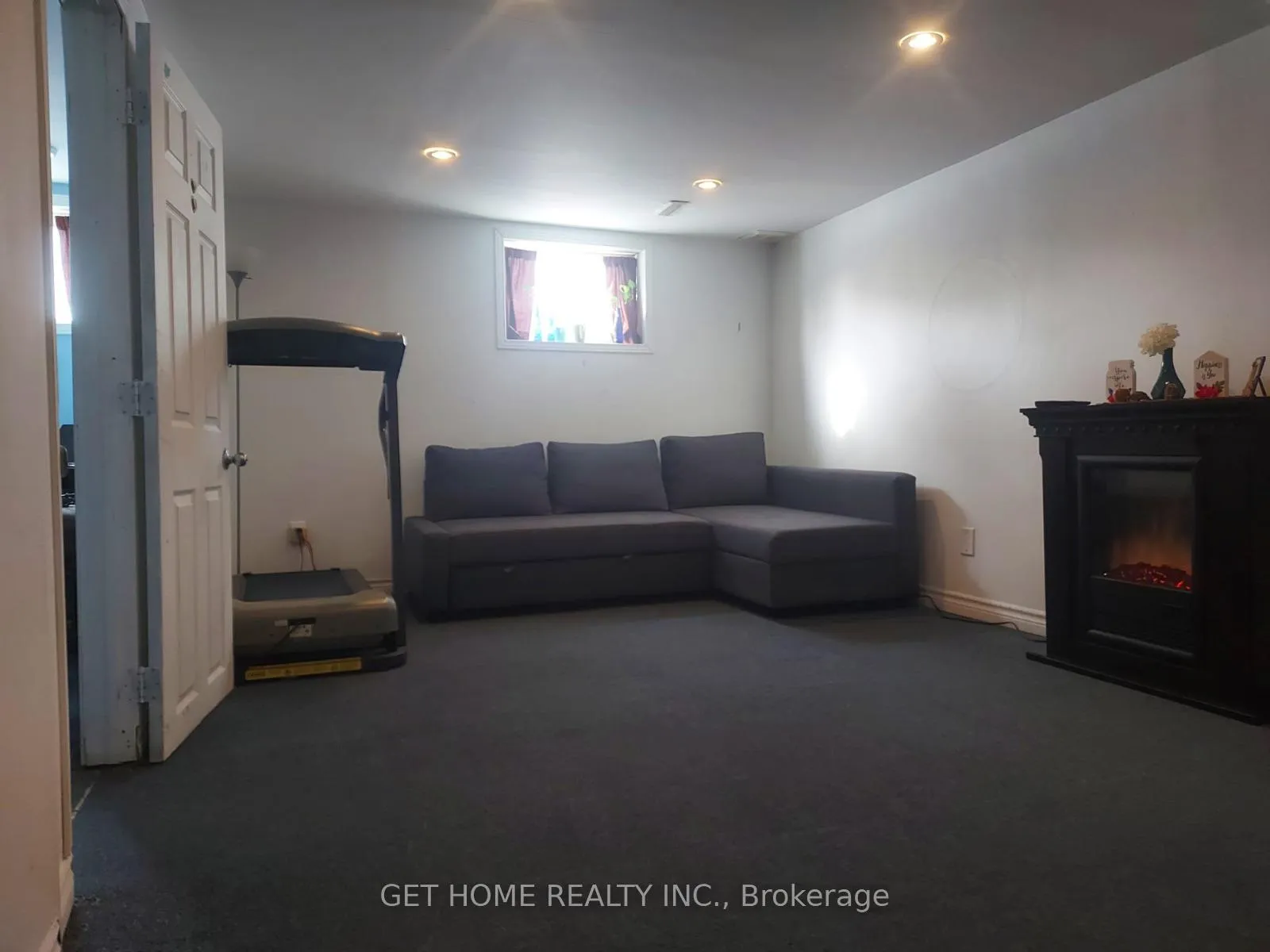 Photo 4 of 23 Finchgate Boulevard, Brampton, Southgate — HOMEH