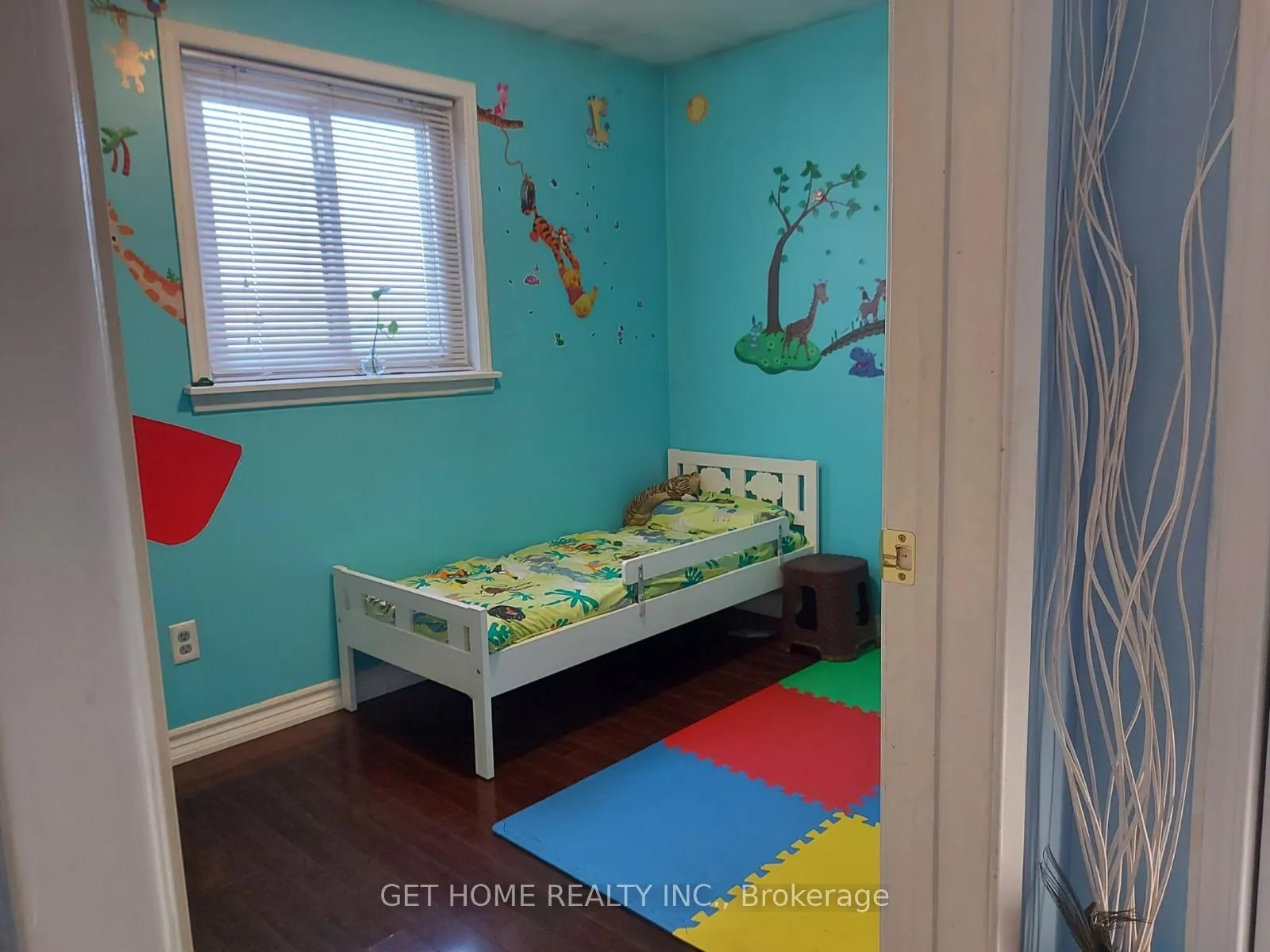 Photo 10 of 23 Finchgate Boulevard, Brampton, Southgate — HOMEH