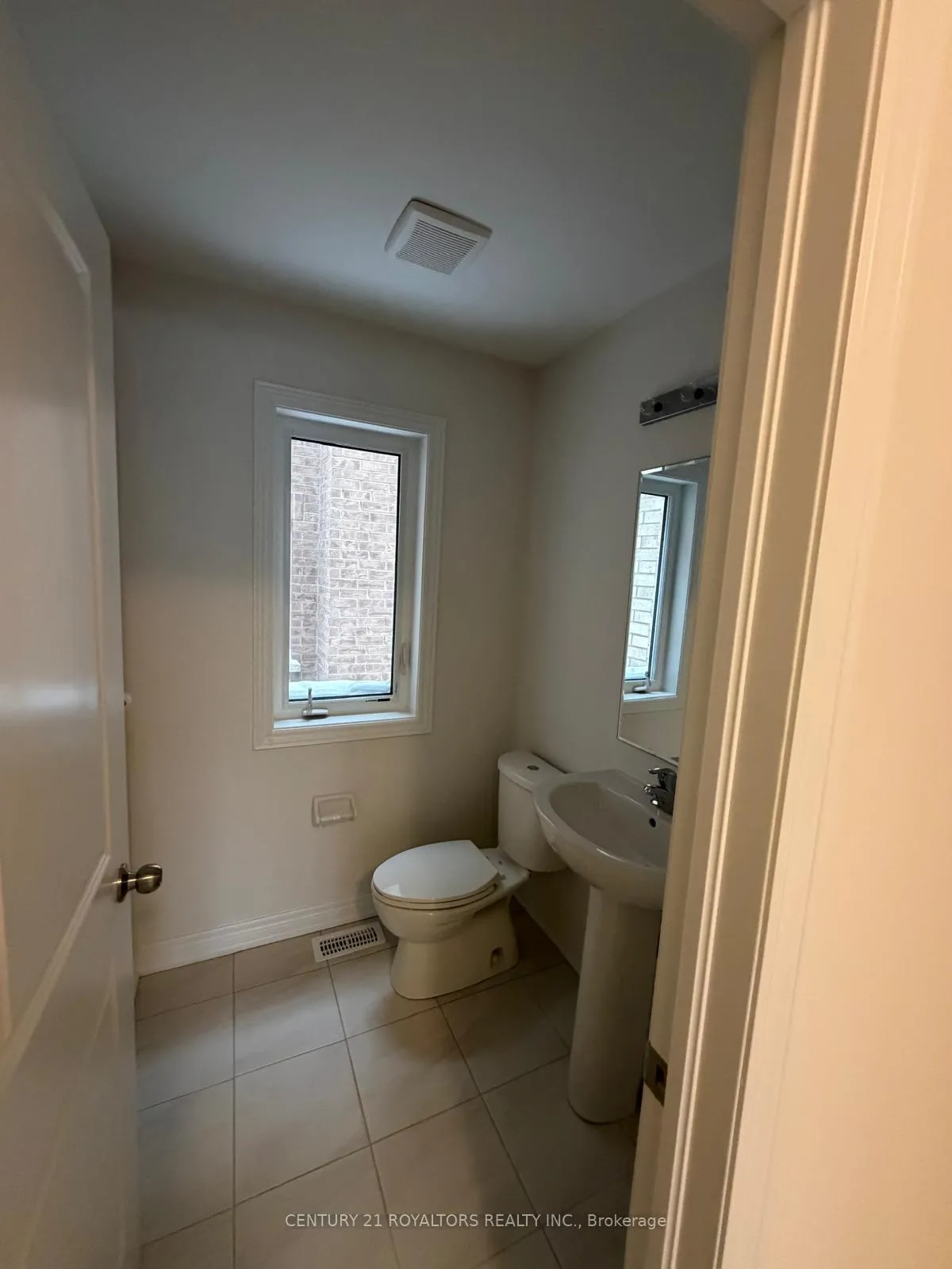 Photo 5 of 303 Trillium Court, Shelburne — HOMEH