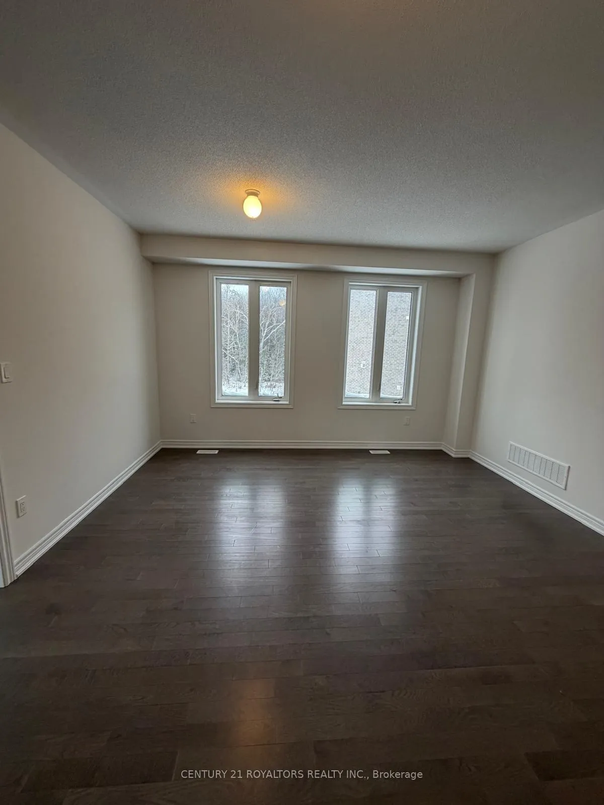 Photo 13 of 303 Trillium Court, Shelburne — HOMEH