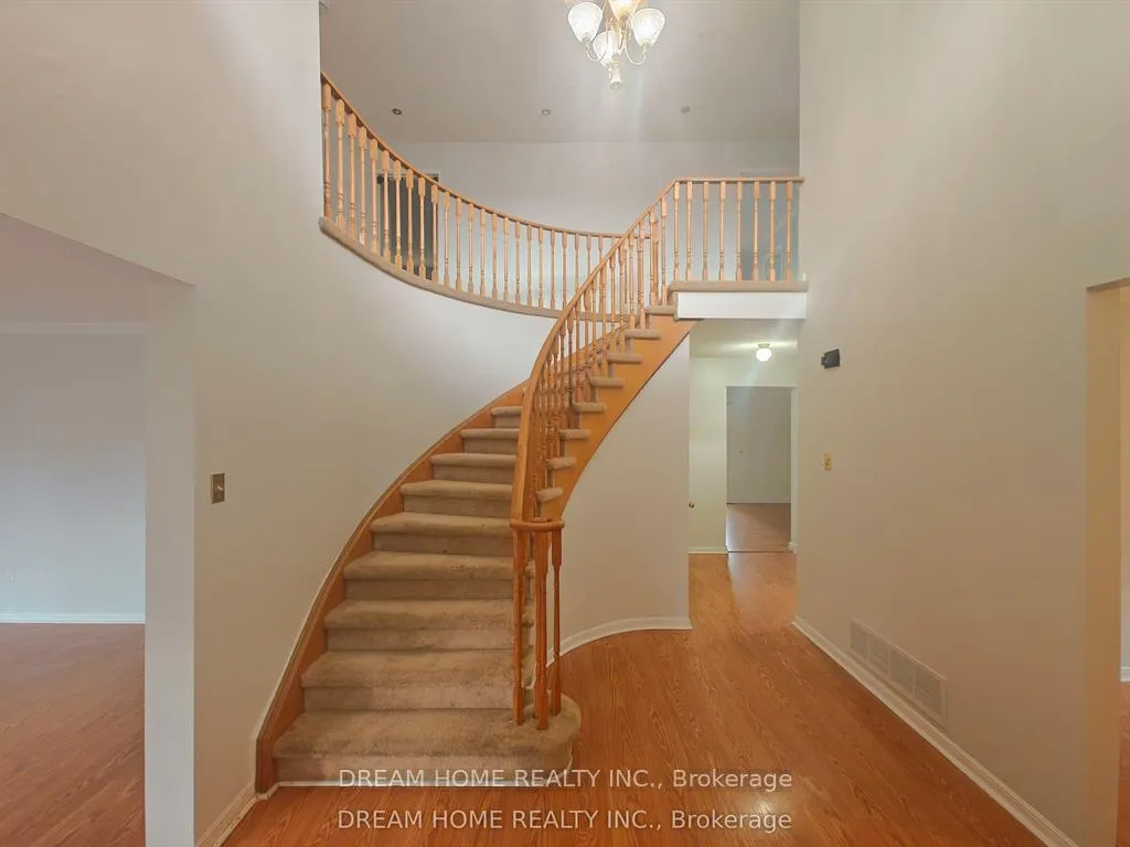 Photo 4 of 42 Emeline Crescent, Markham, Markham Village — HOMEH