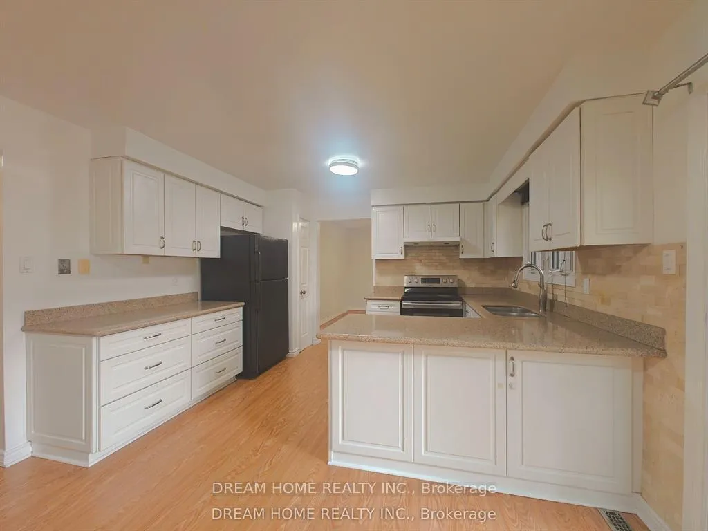 Photo 5 of 42 Emeline Crescent, Markham, Markham Village — HOMEH