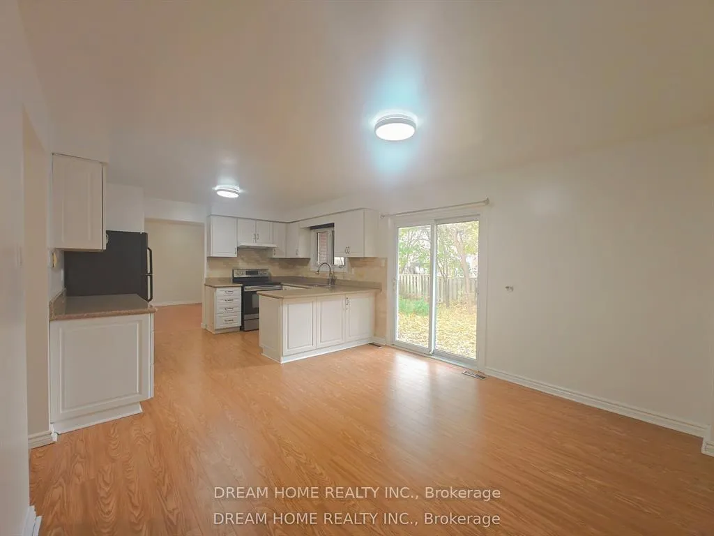 Photo 6 of 42 Emeline Crescent, Markham, Markham Village — HOMEH
