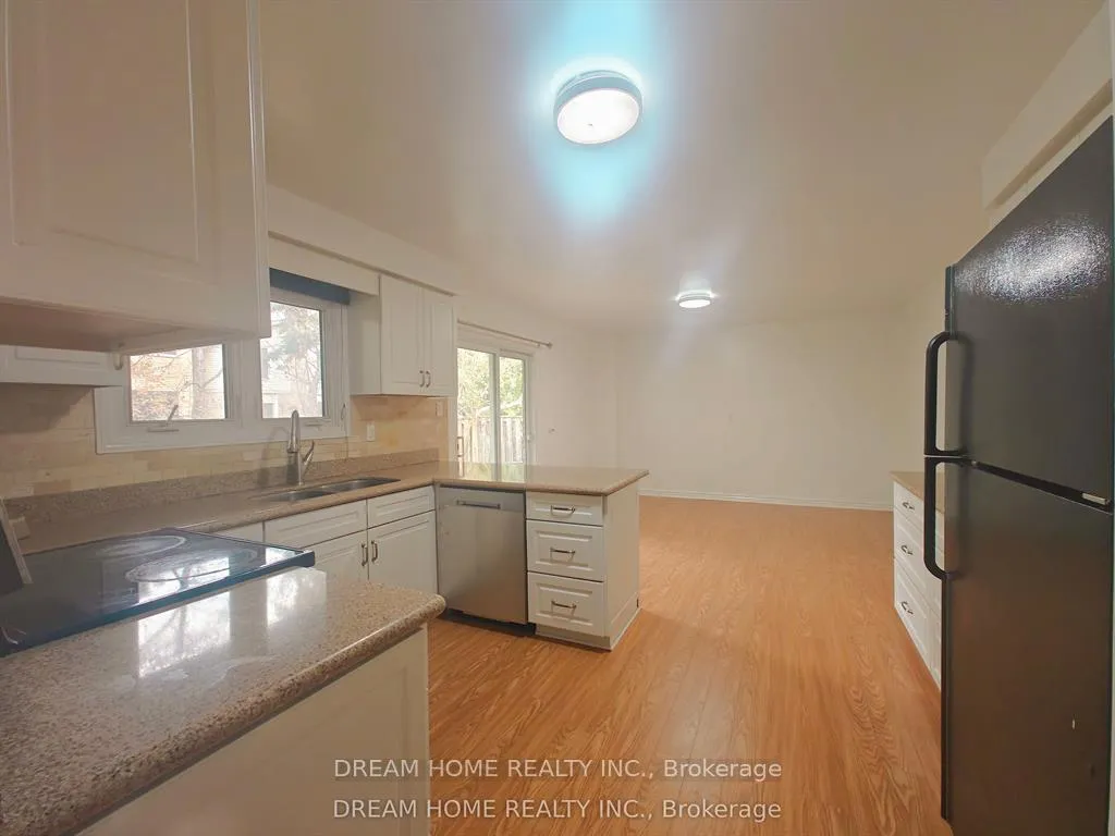 Photo 7 of 42 Emeline Crescent, Markham, Markham Village — HOMEH