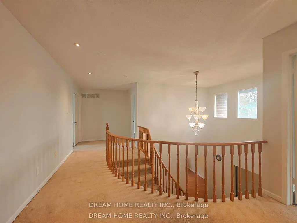 Photo 13 of 42 Emeline Crescent, Markham, Markham Village — HOMEH