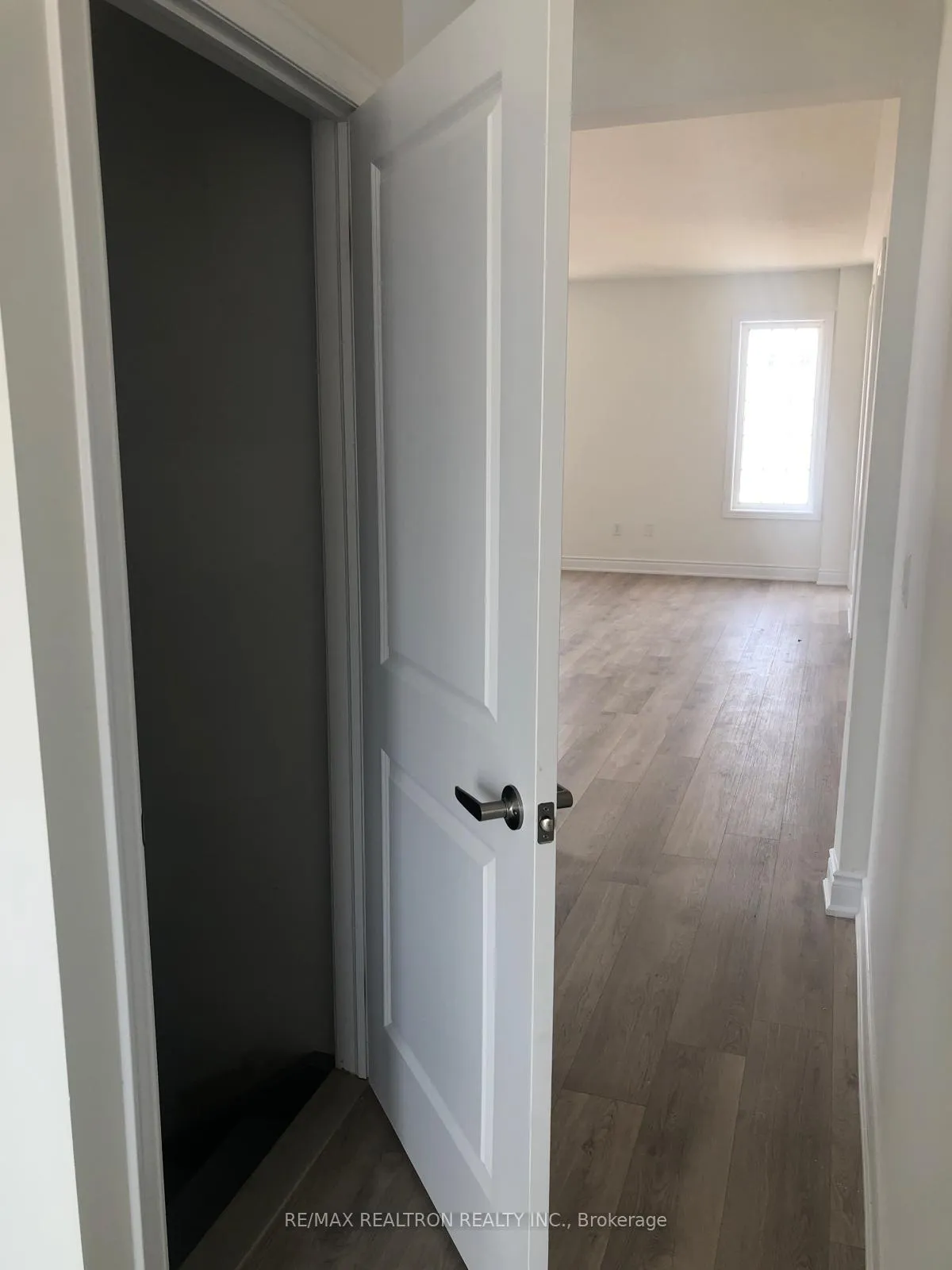 Photo 11 of 61 Central Square Boulevard, Wasaga Beach — HOMEH