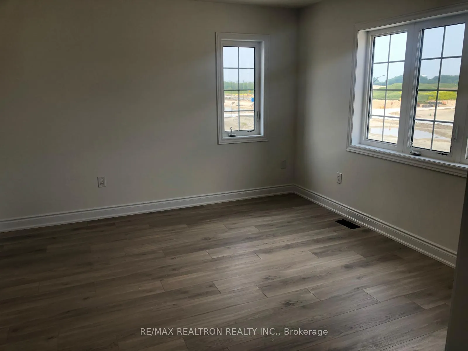 Photo 33 of 61 Central Square Boulevard, Wasaga Beach — HOMEH