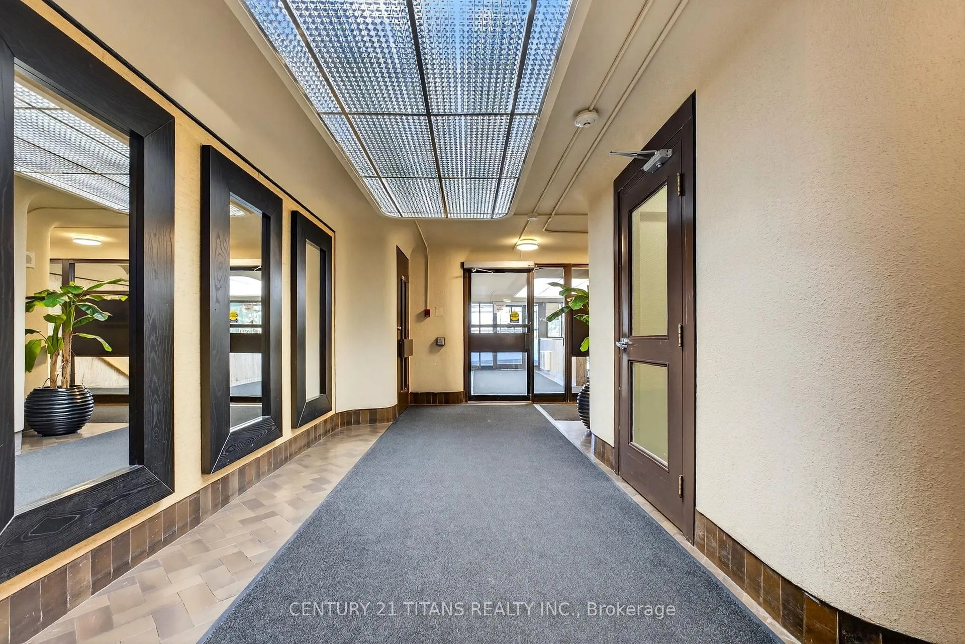 Photo 6 of Unit 2903, 1 Massey Square, Toronto, Crescent Town — HOMEH