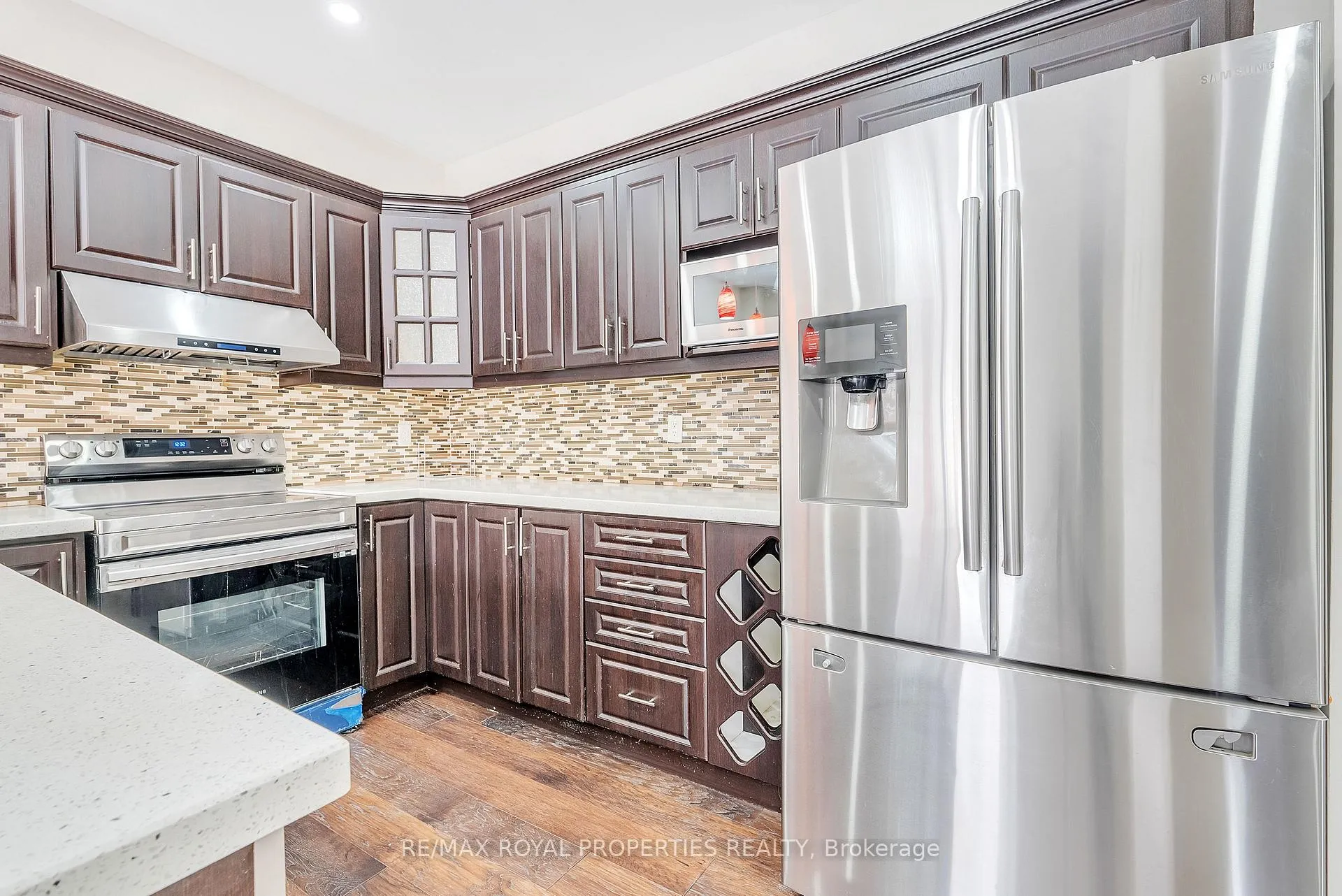 Photo 8 of Unit Main, 13 Dells Crescent, Brampton, Fletcher's Meadow — HOMEH