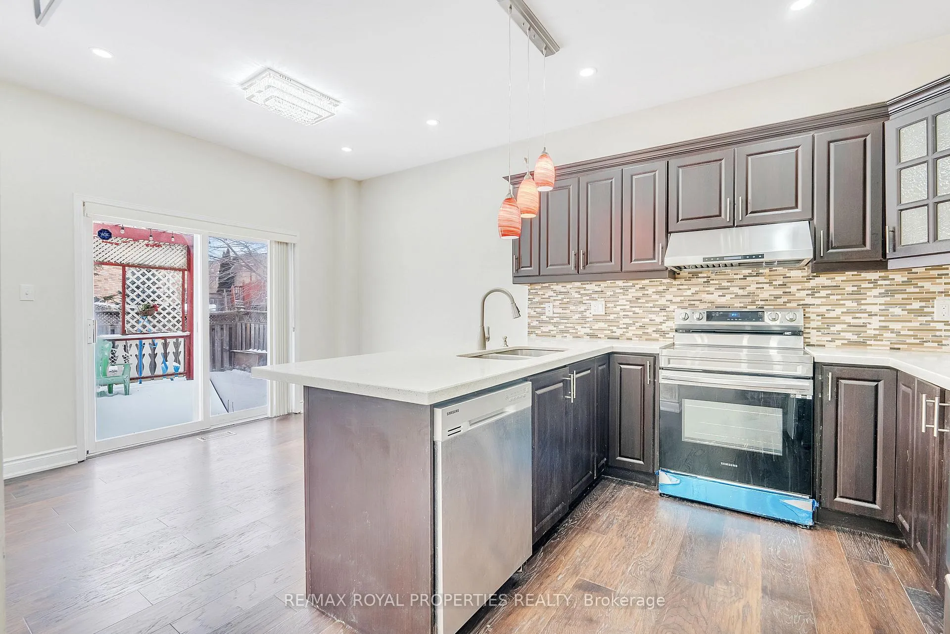Photo 10 of Unit Main, 13 Dells Crescent, Brampton, Fletcher's Meadow — HOMEH