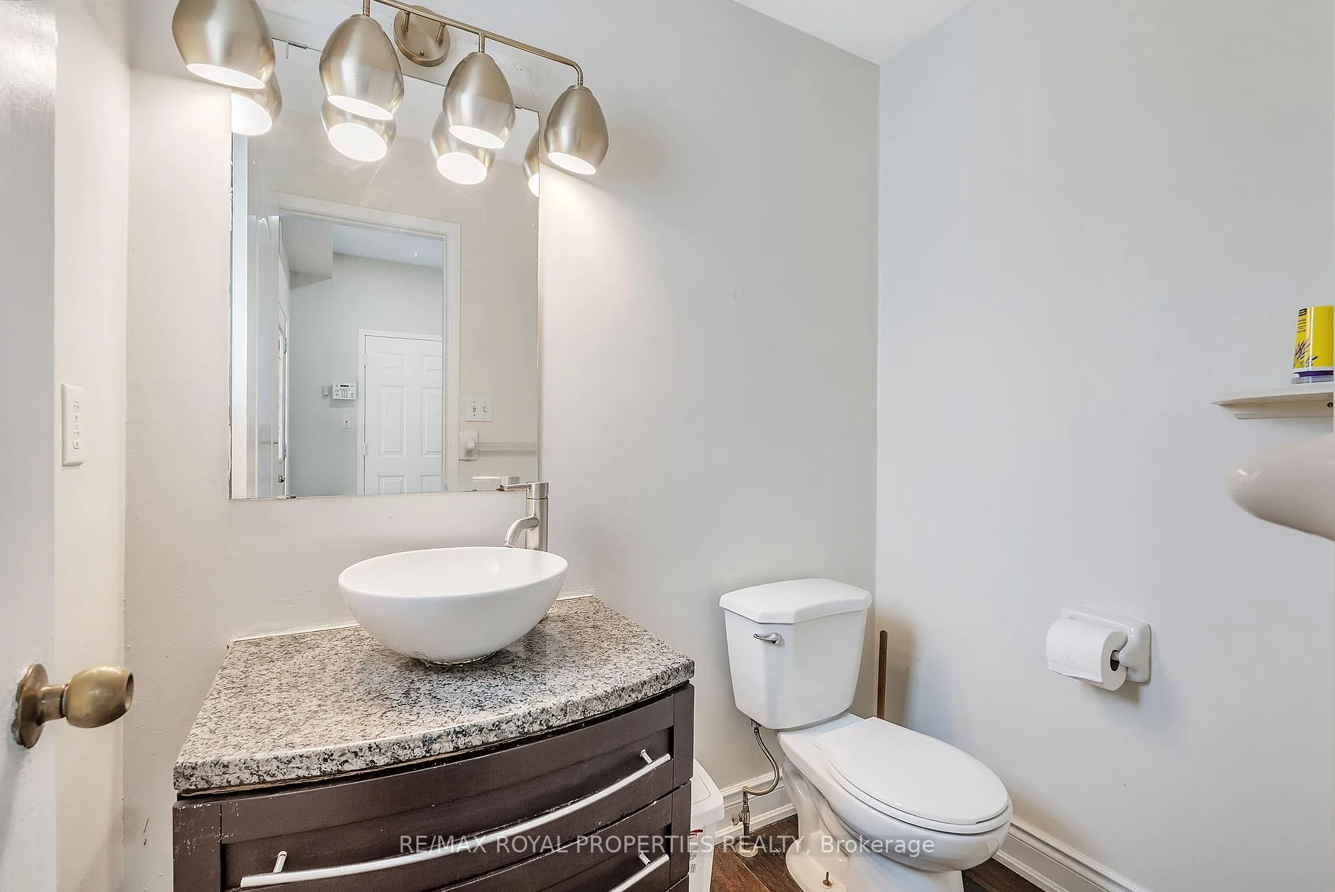 Photo 16 of Unit Main, 13 Dells Crescent, Brampton, Fletcher's Meadow — HOMEH