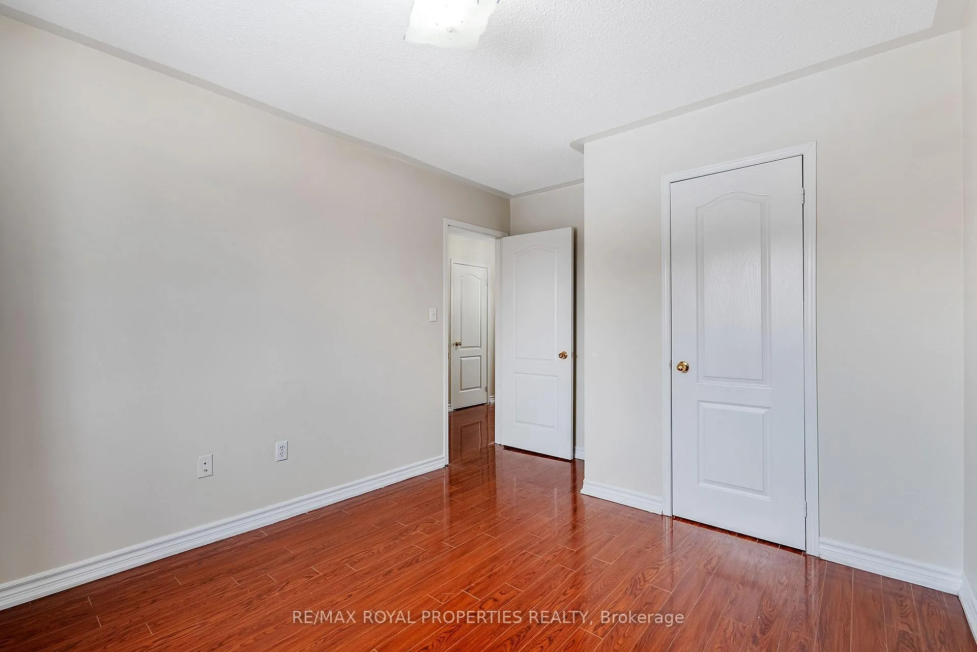Photo 21 of Unit Main, 13 Dells Crescent, Brampton, Fletcher's Meadow — HOMEH