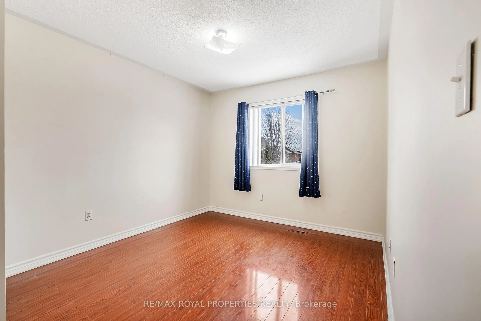 Photo 22 of Unit Main, 13 Dells Crescent, Brampton, Fletcher's Meadow — HOMEH
