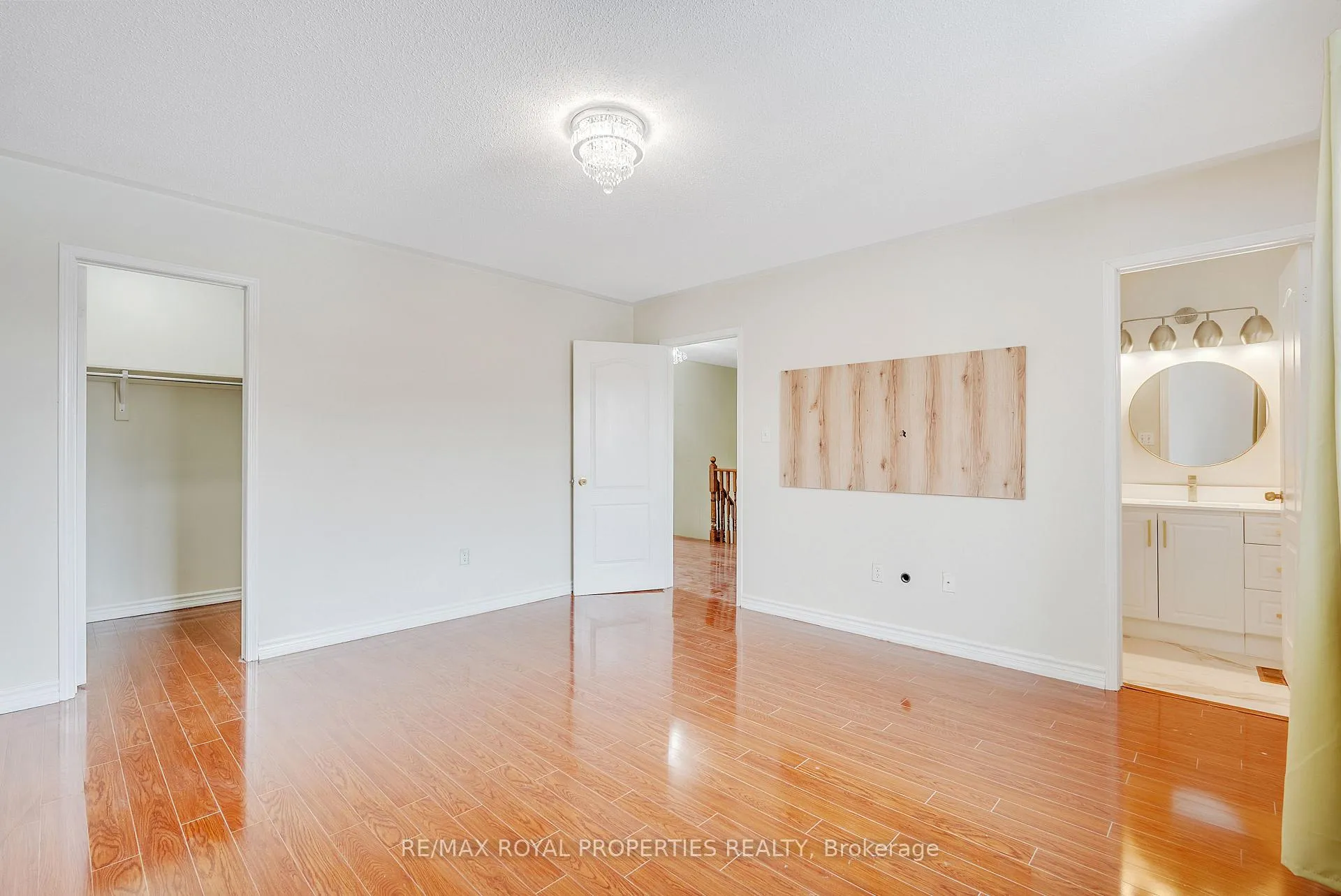 Photo 26 of Unit Main, 13 Dells Crescent, Brampton, Fletcher's Meadow — HOMEH
