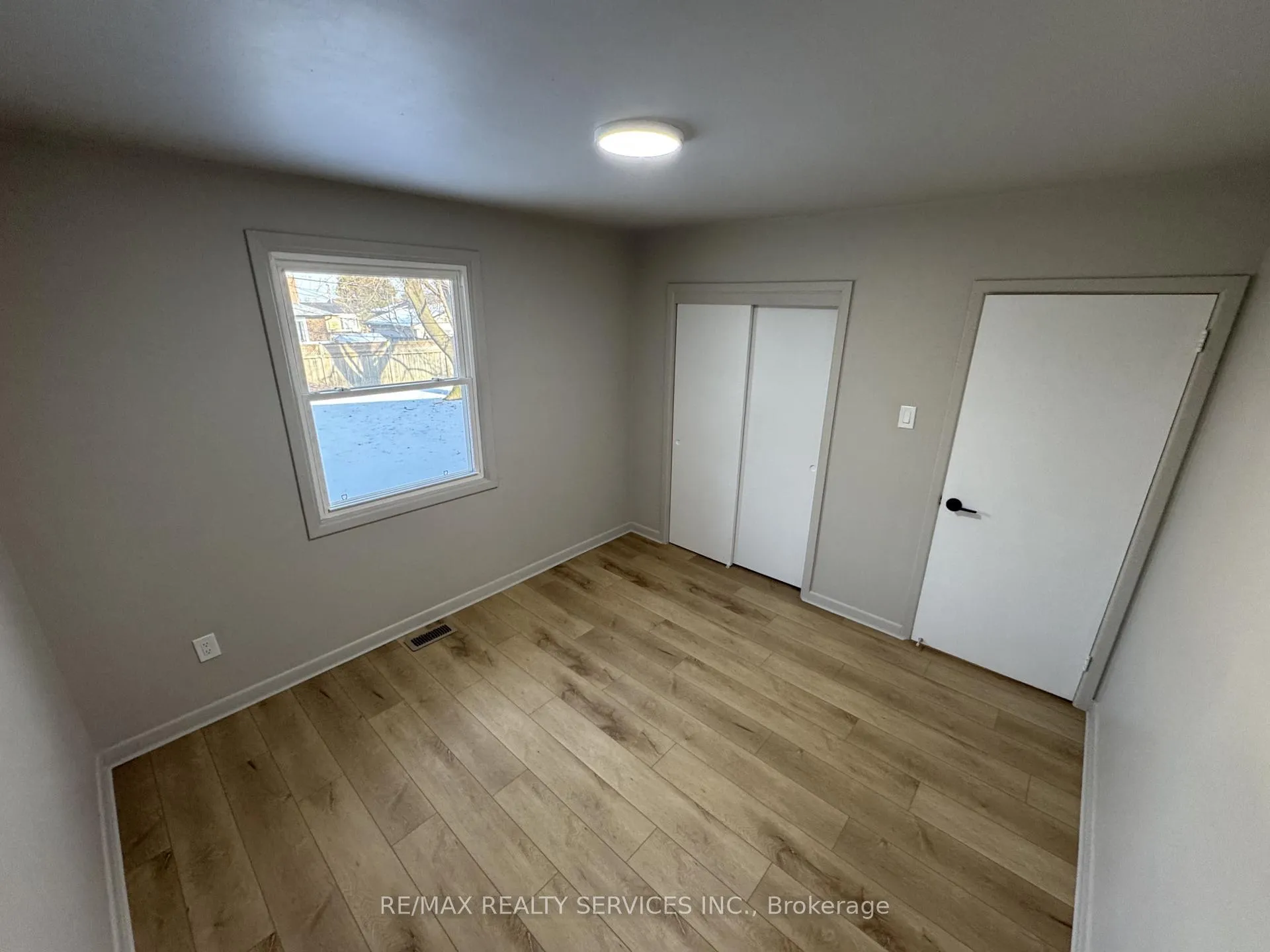 Photo 9 of 44 Carlyle Crescent, Brampton, Brampton East — HOMEH