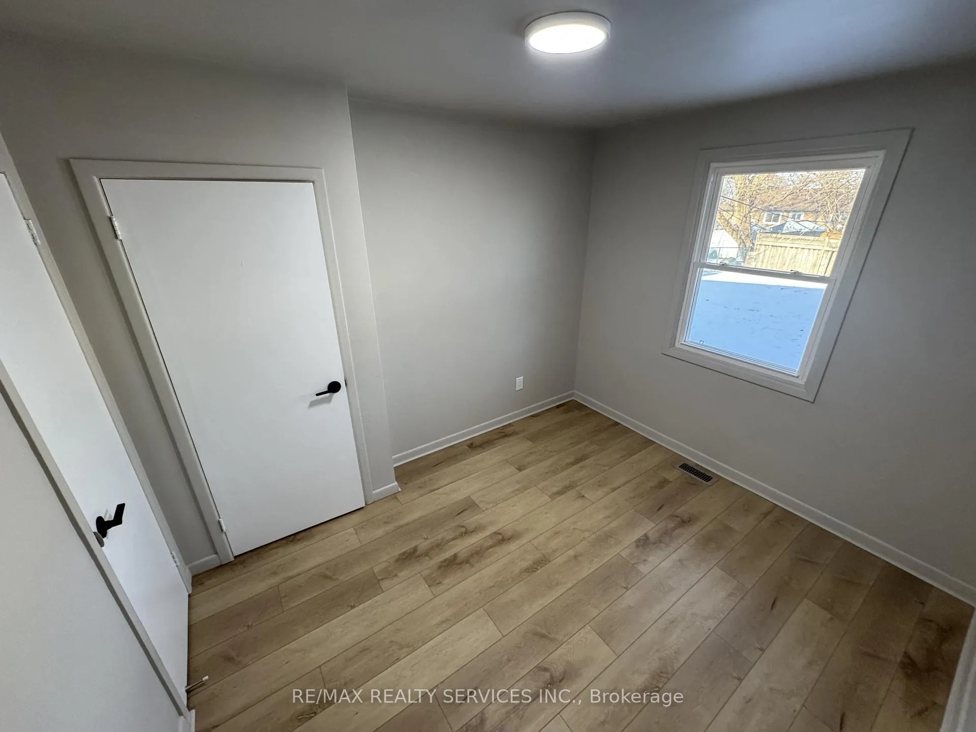 Photo 10 of 44 Carlyle Crescent, Brampton, Brampton East — HOMEH