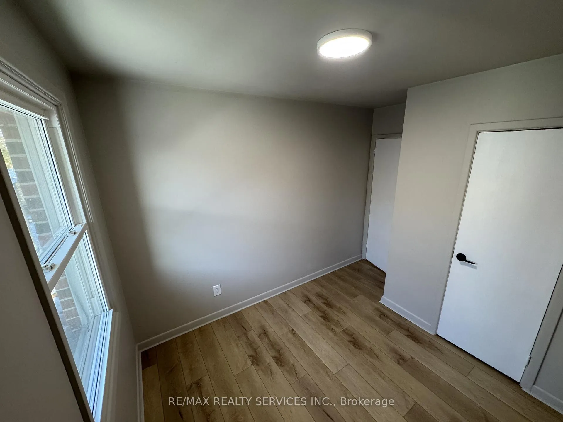 Photo 11 of 44 Carlyle Crescent, Brampton, Brampton East — HOMEH