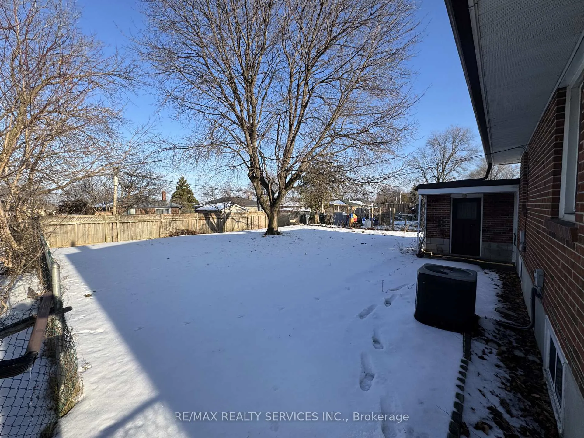 Photo 19 of 44 Carlyle Crescent, Brampton, Brampton East — HOMEH
