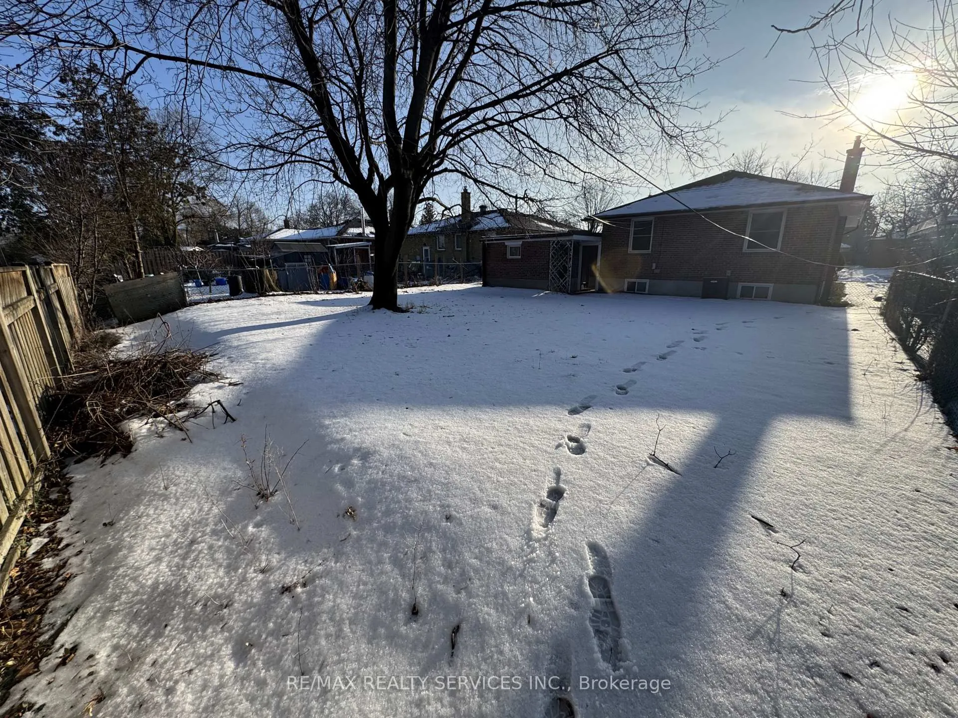 Photo 20 of 44 Carlyle Crescent, Brampton, Brampton East — HOMEH