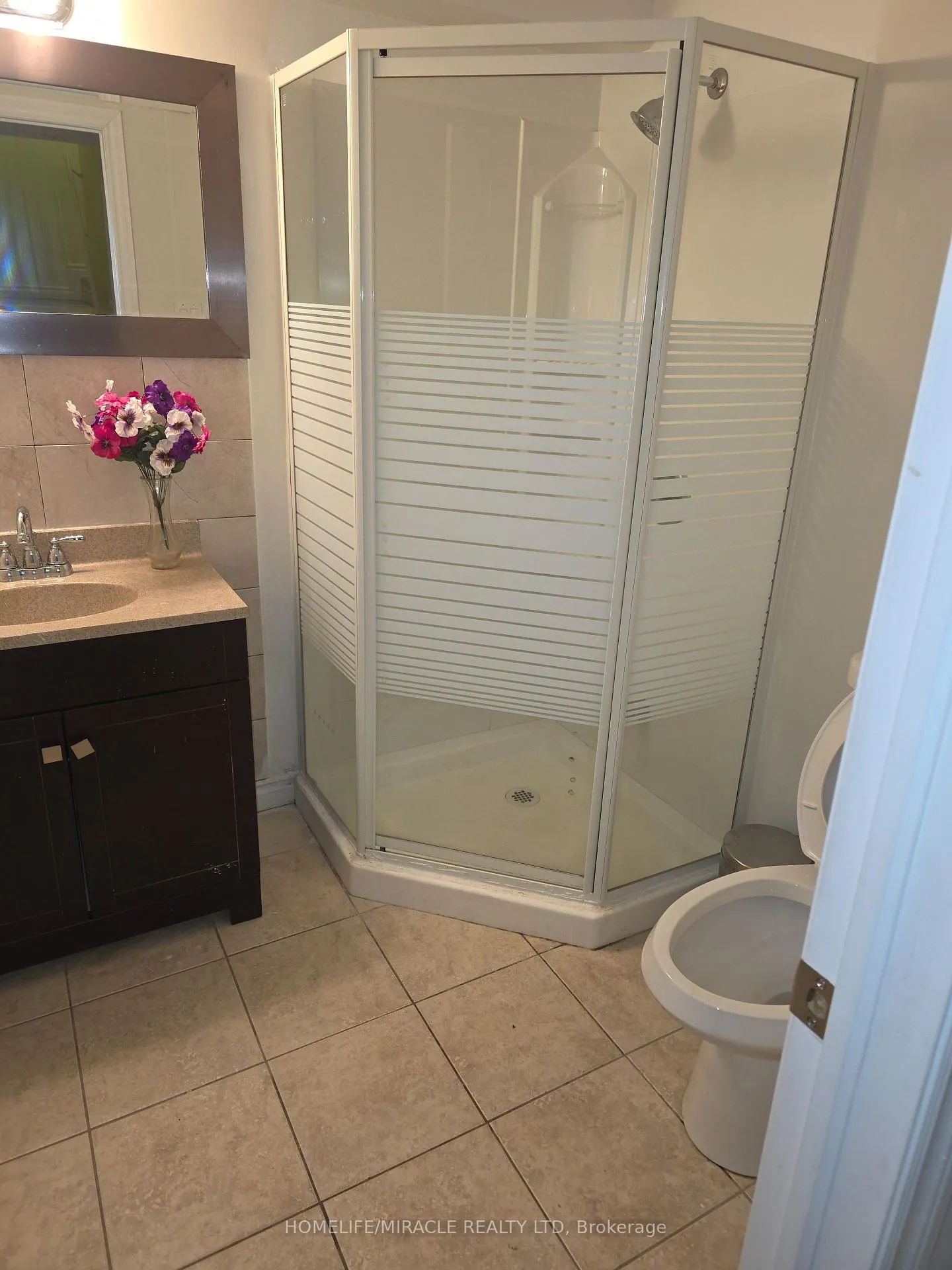 Photo 7 of 1760 Silverstone Crescent, Oshawa, Samac — HOMEH
