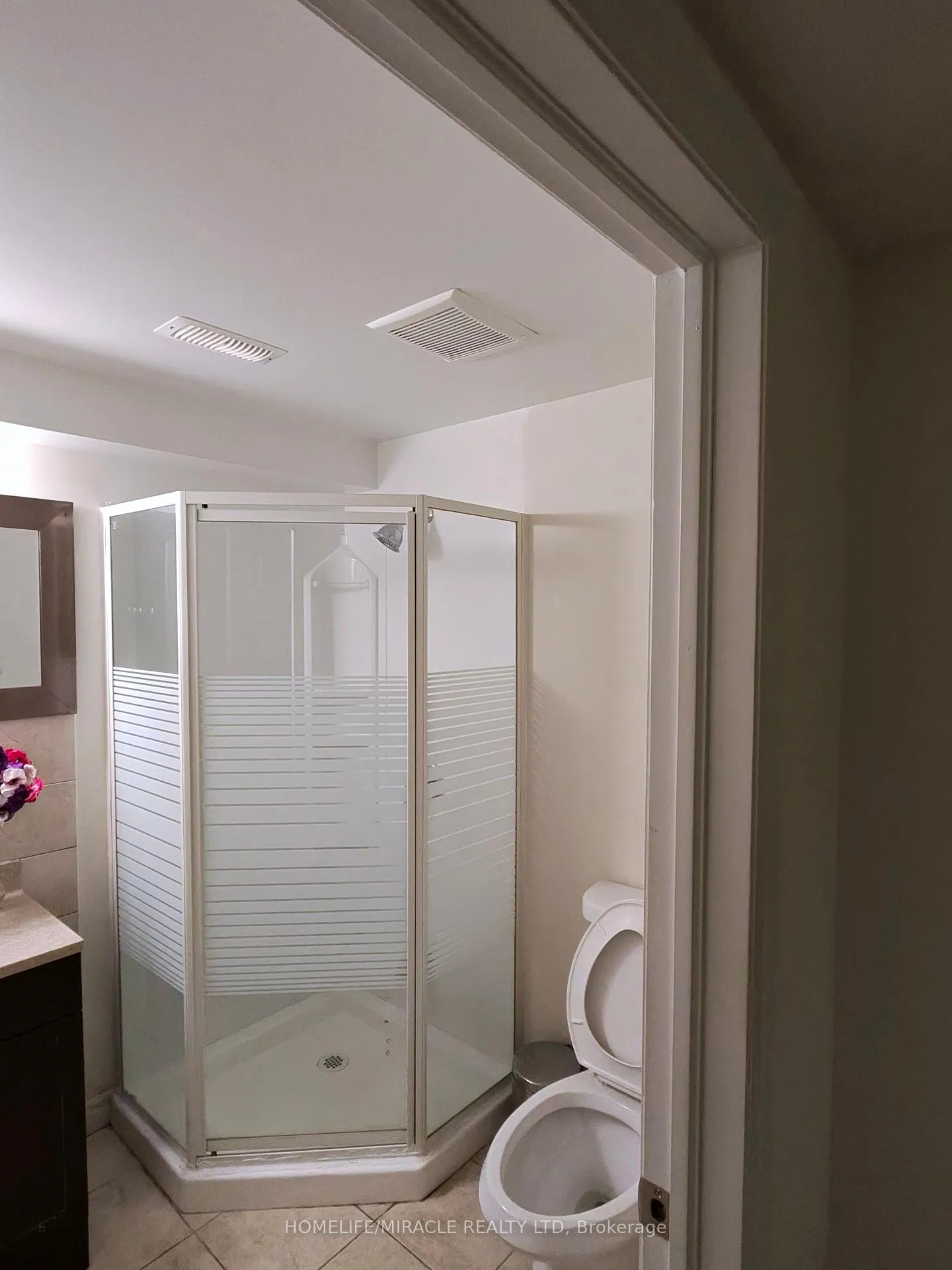 Photo 8 of 1760 Silverstone Crescent, Oshawa, Samac — HOMEH