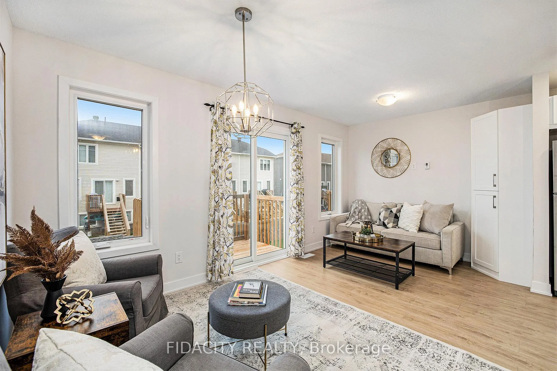 Photo 4 of 32 Whitcomb Crescent, Smiths Falls — HOMEH