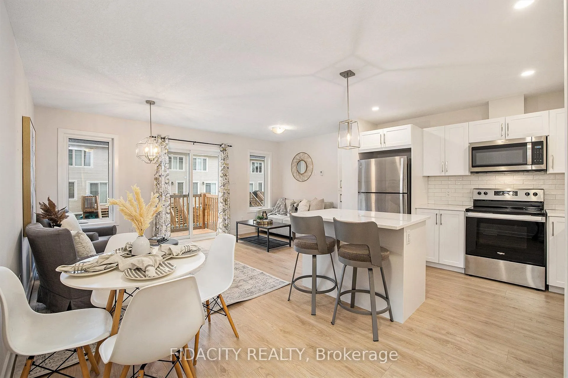 Photo 7 of 32 Whitcomb Crescent, Smiths Falls — HOMEH