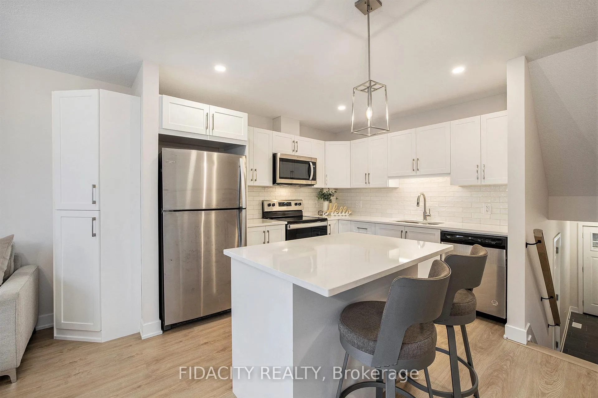 Photo 11 of 32 Whitcomb Crescent, Smiths Falls — HOMEH