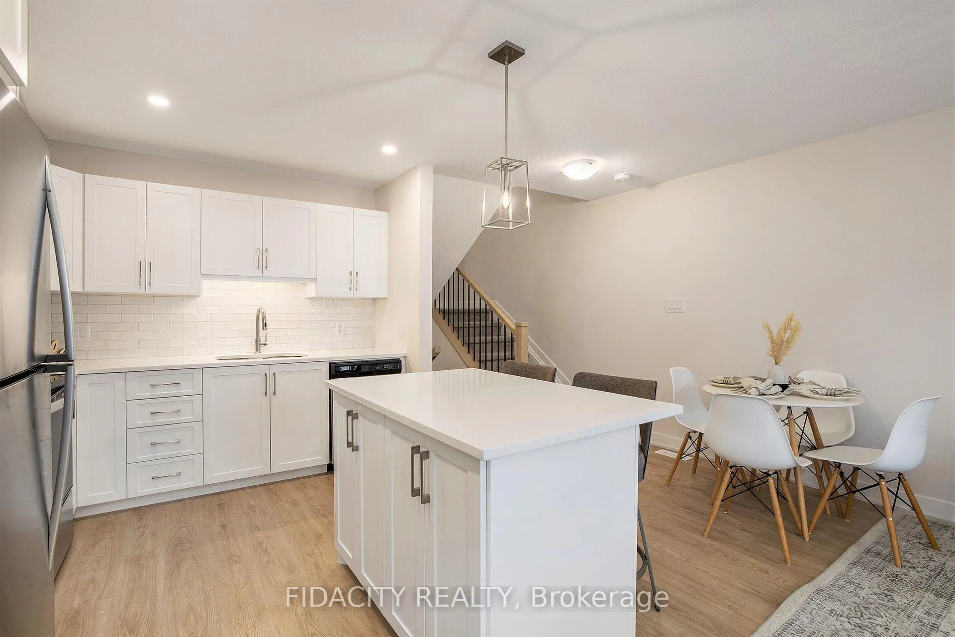 Photo 12 of 32 Whitcomb Crescent, Smiths Falls — HOMEH