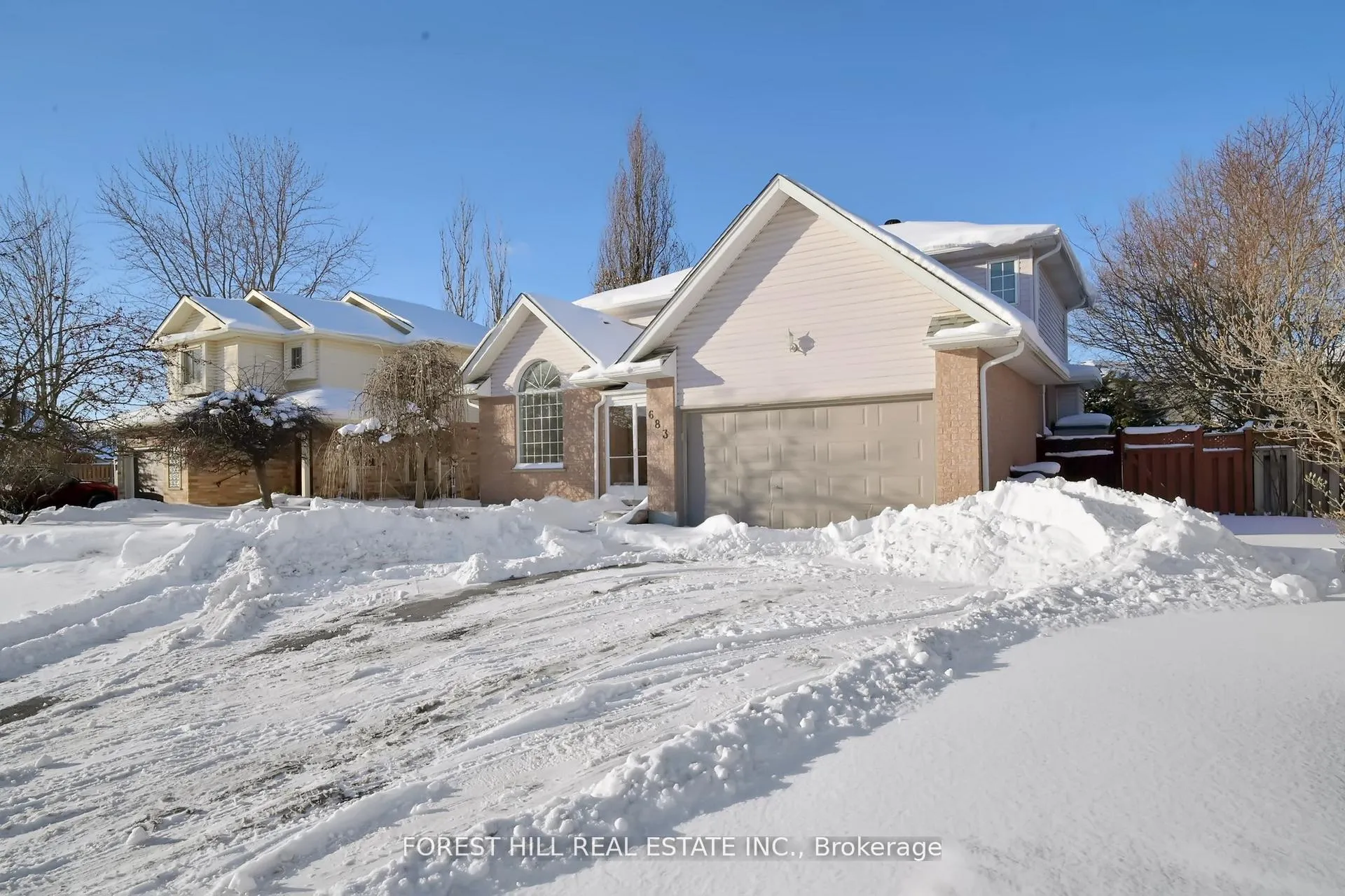 Photo 3 of 683 Willow Road, Guelph, Willow West/Sugarbush/West Acres — HOMEH