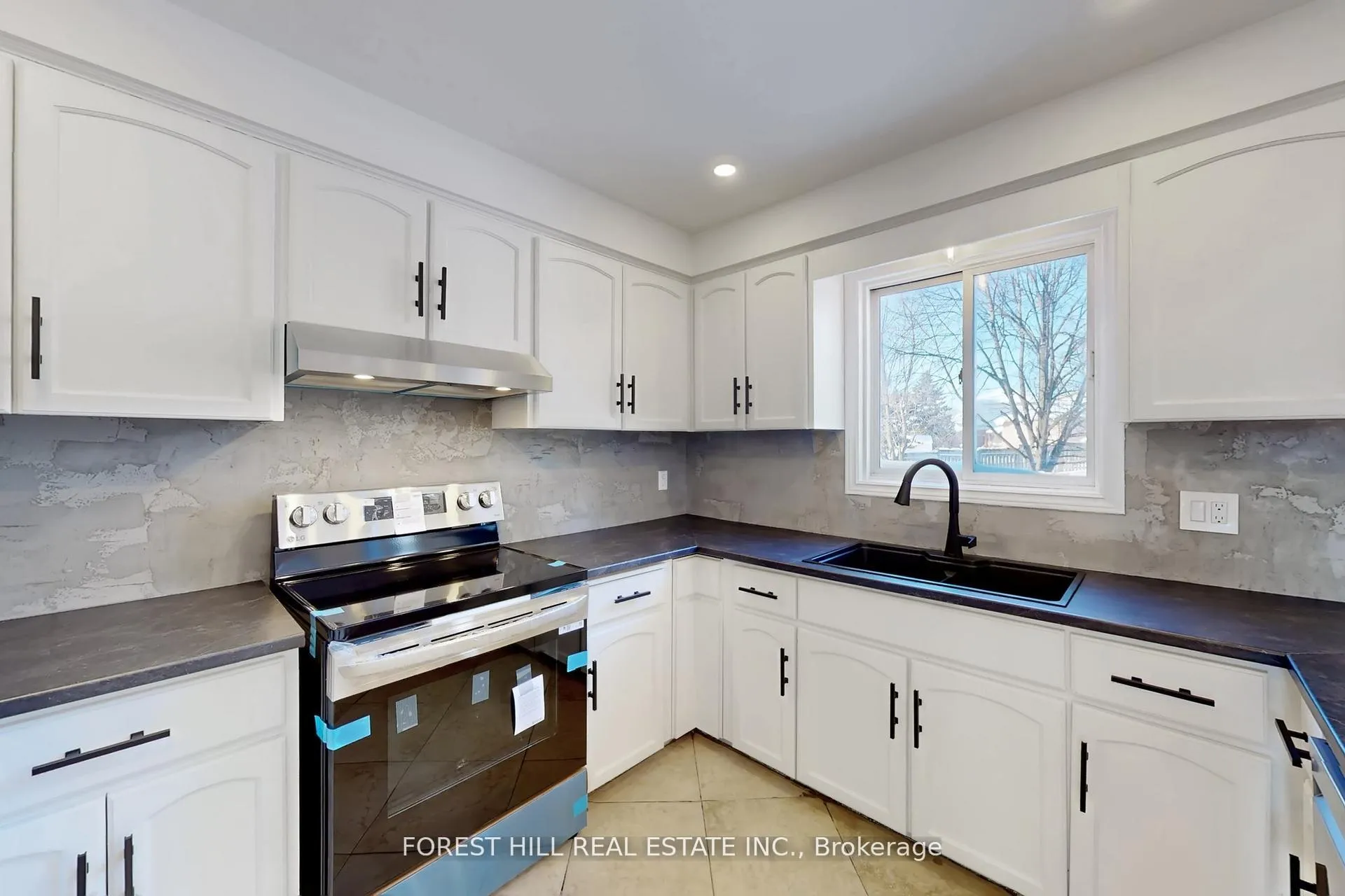 Photo 8 of 683 Willow Road, Guelph, Willow West/Sugarbush/West Acres — HOMEH