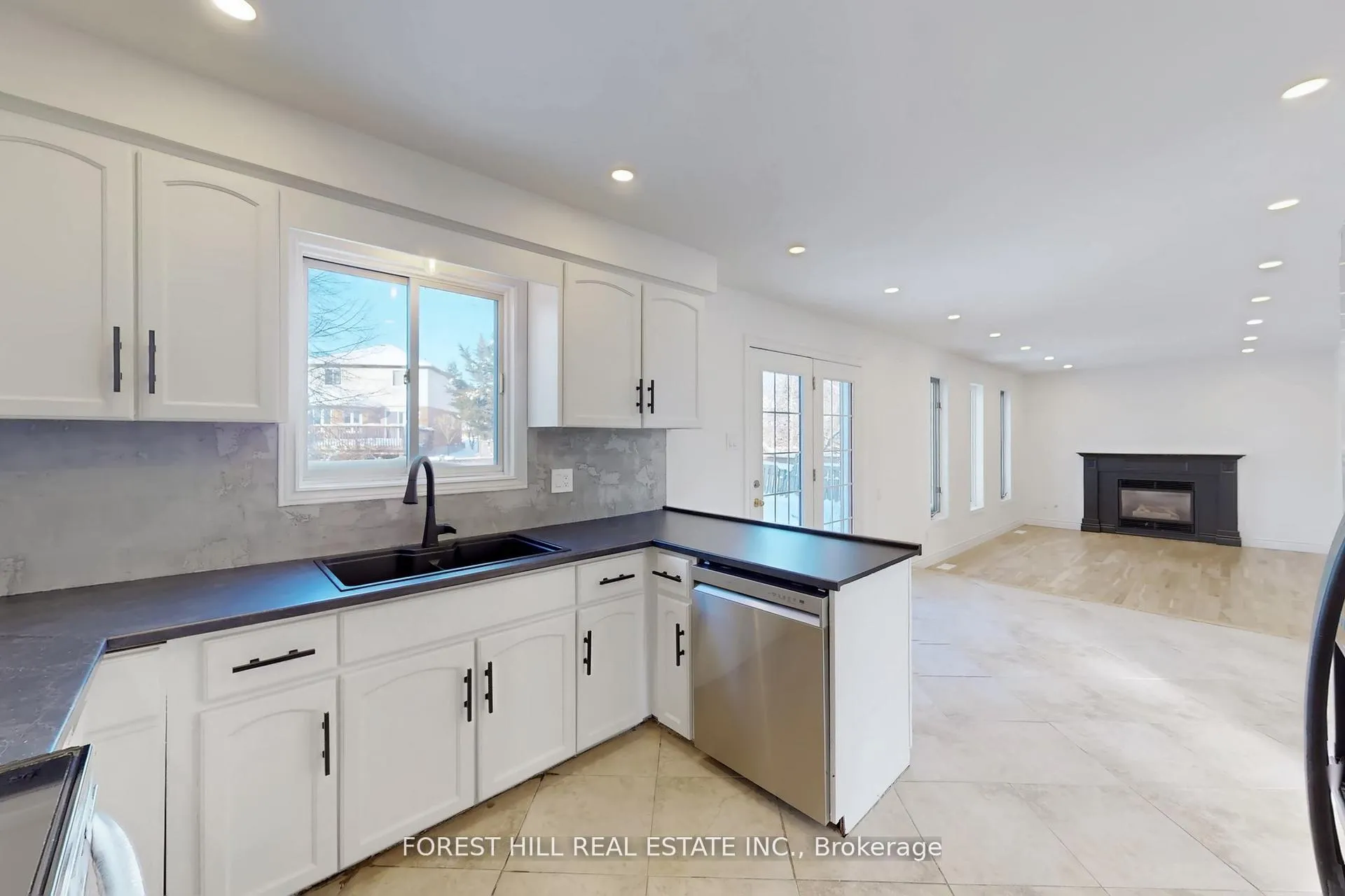 Photo 9 of 683 Willow Road, Guelph, Willow West/Sugarbush/West Acres — HOMEH