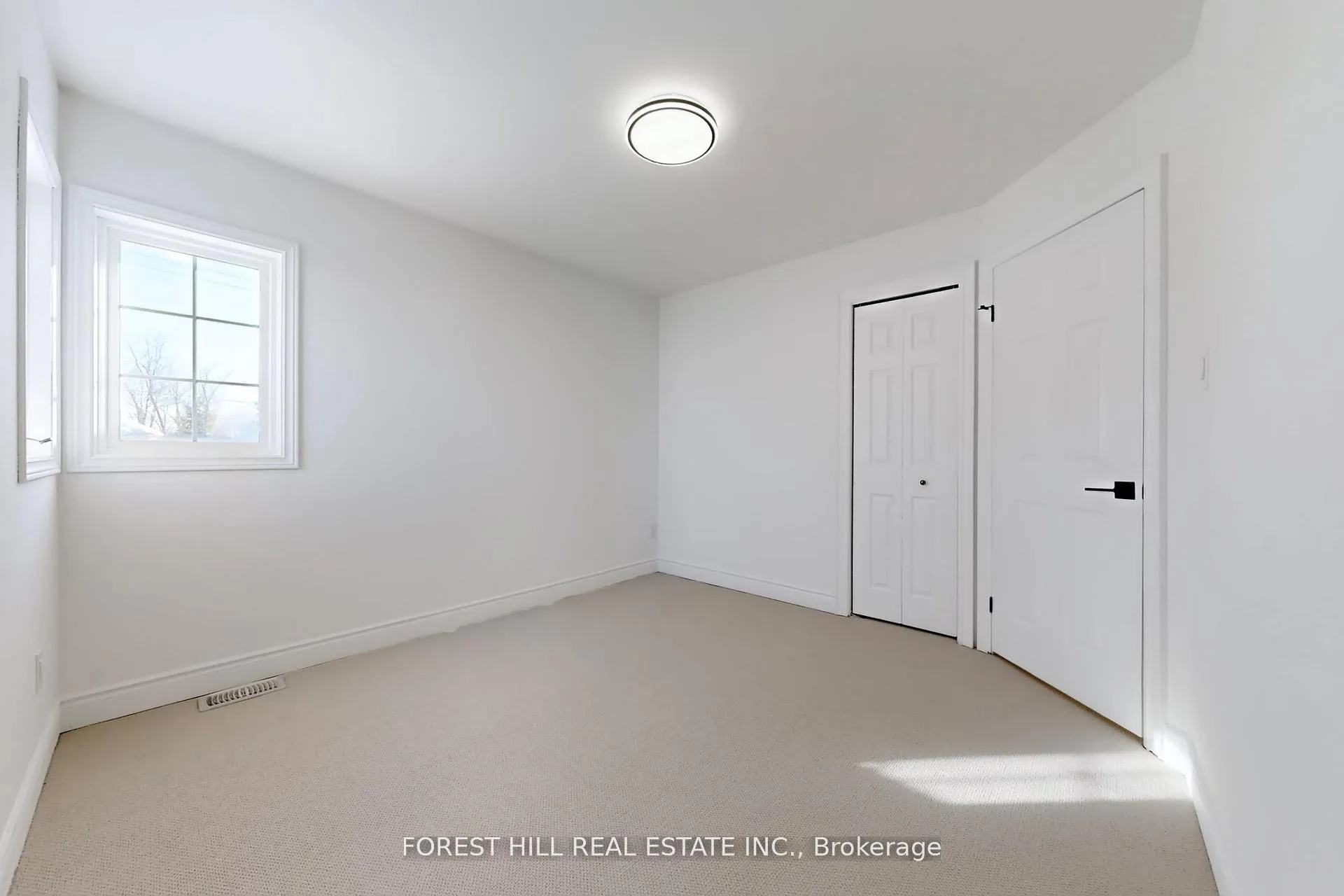 Photo 23 of 683 Willow Road, Guelph, Willow West/Sugarbush/West Acres — HOMEH