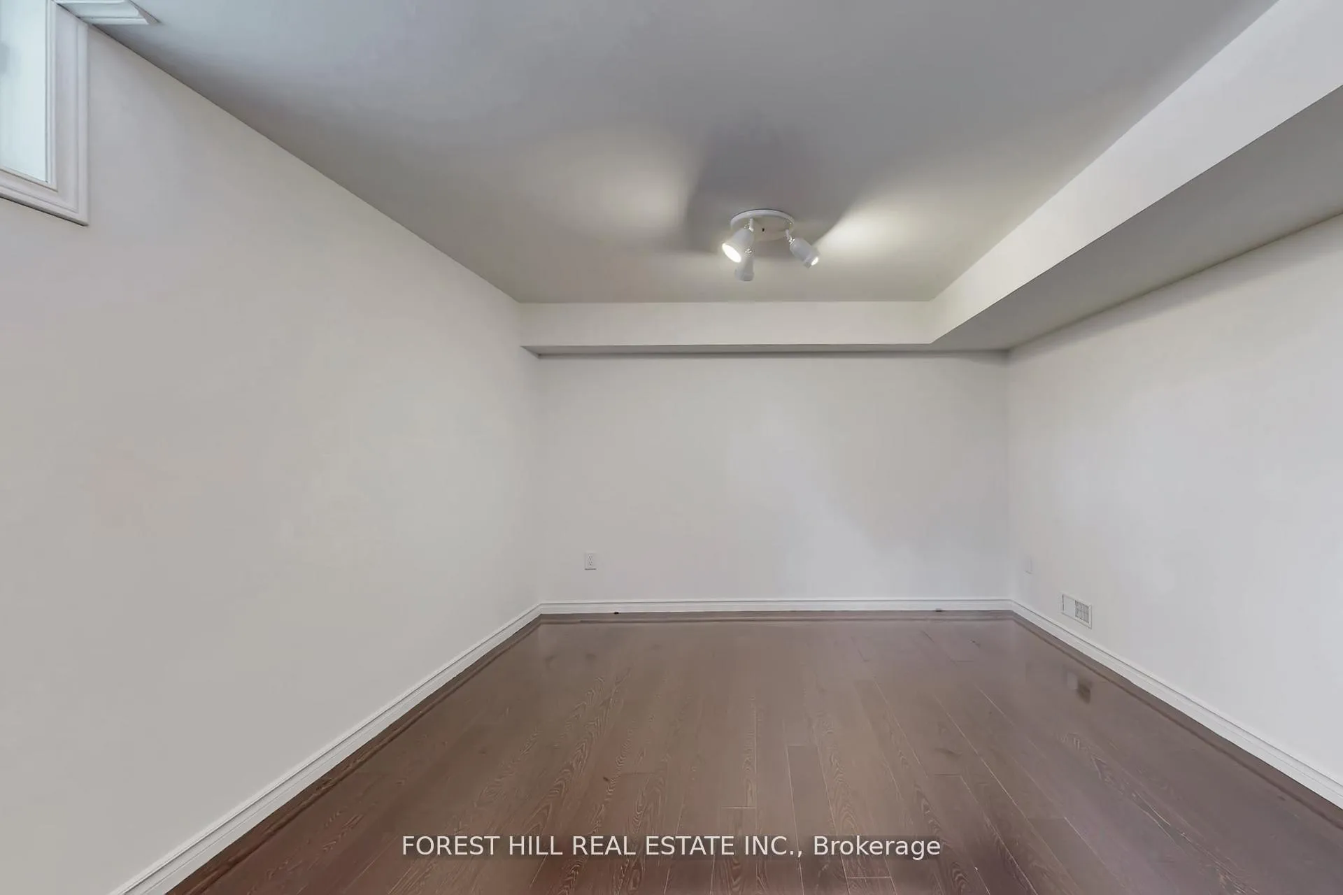 Photo 31 of 683 Willow Road, Guelph, Willow West/Sugarbush/West Acres — HOMEH