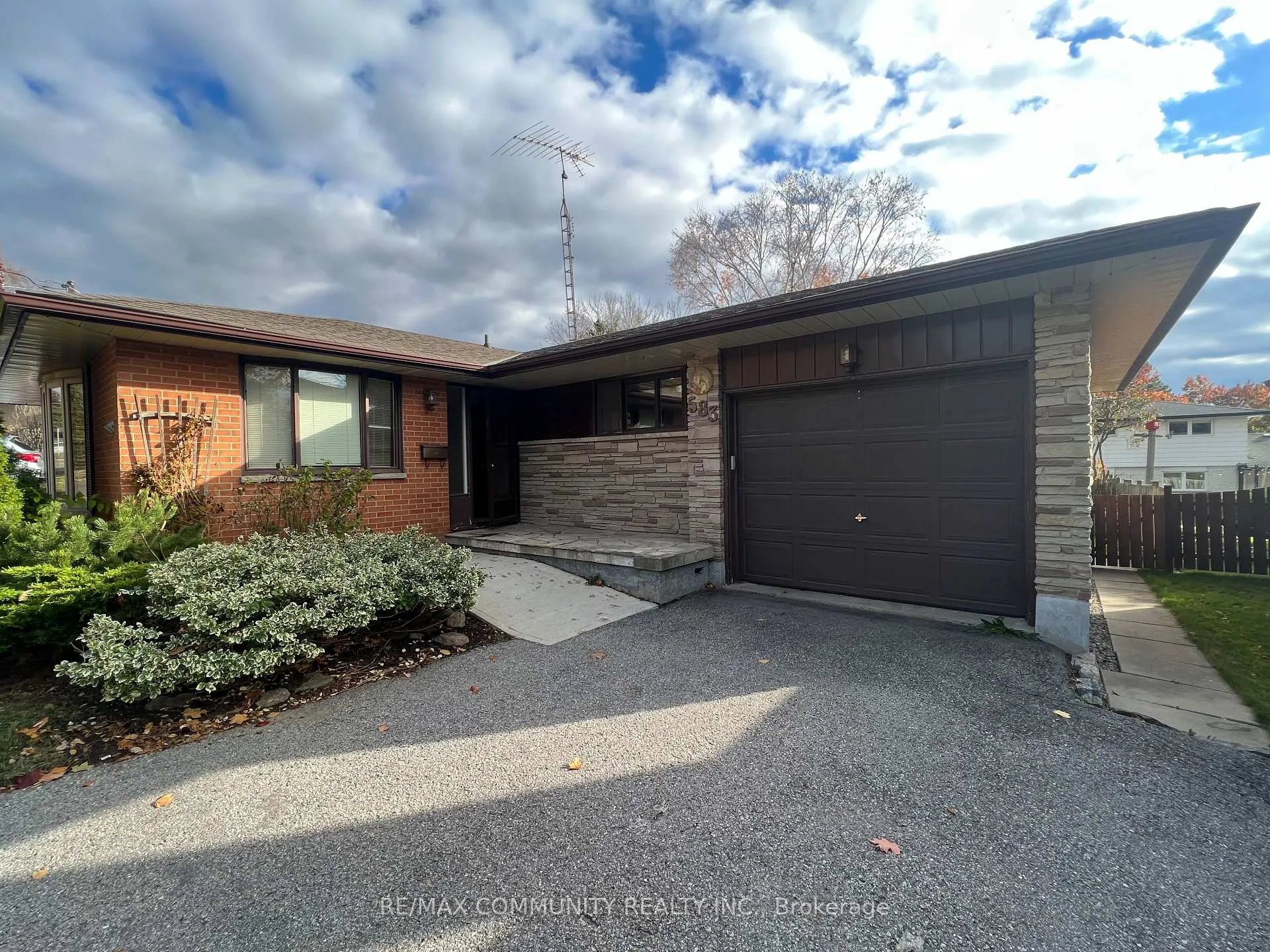 Photo 2 of Unit Main, 583 Annapolis Avenue, Oshawa, McLaughlin — HOMEH