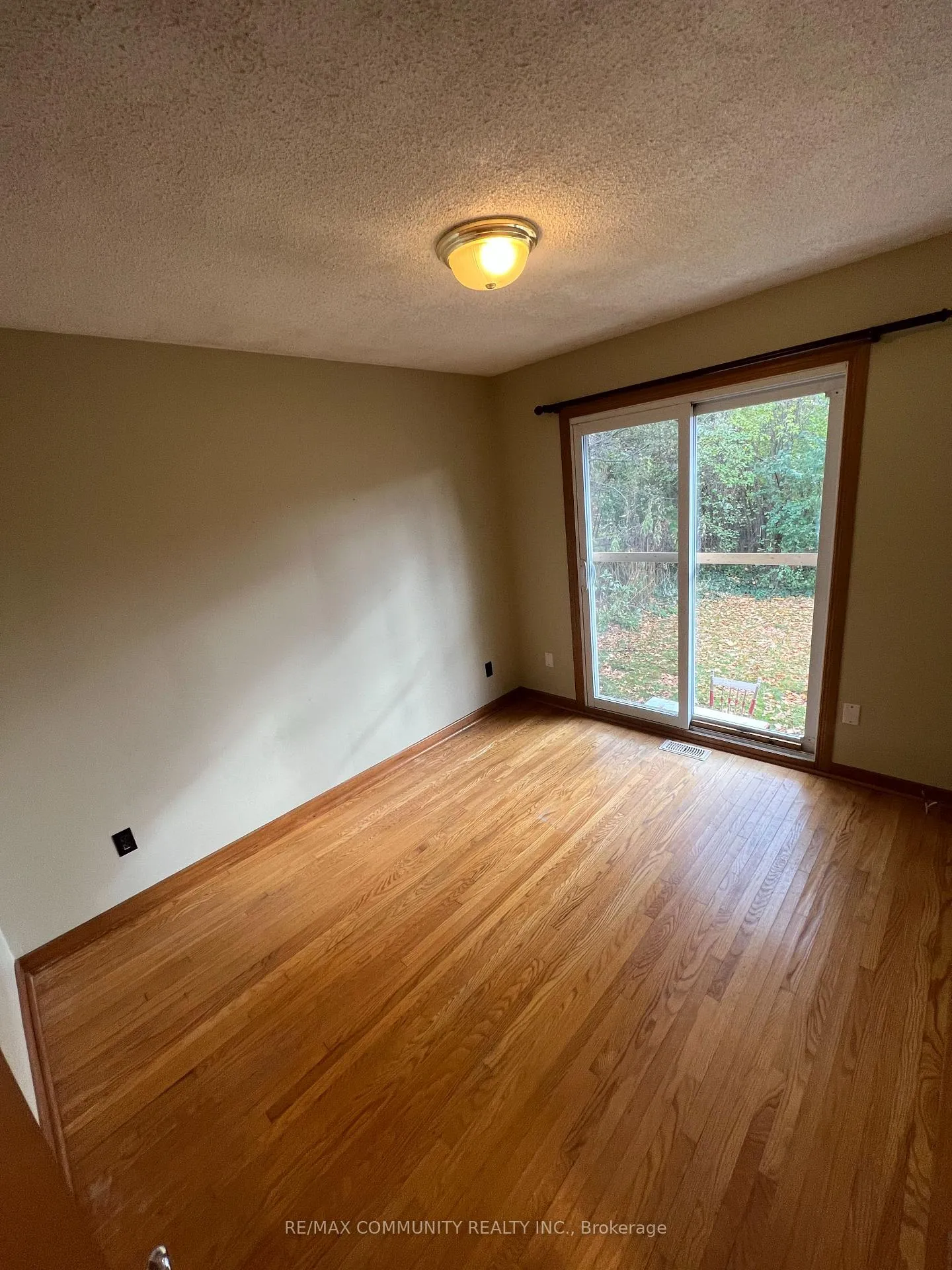 Photo 7 of Unit Main, 583 Annapolis Avenue, Oshawa, McLaughlin — HOMEH