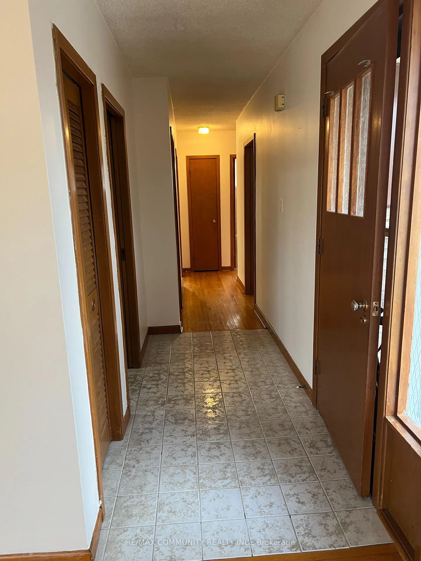 Photo 8 of Unit Main, 583 Annapolis Avenue, Oshawa, McLaughlin — HOMEH