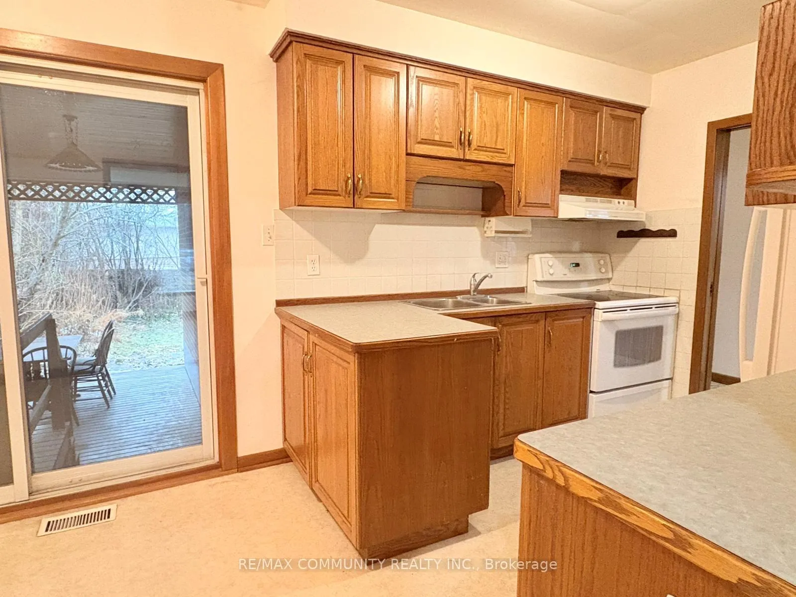 Photo 12 of Unit Main, 583 Annapolis Avenue, Oshawa, McLaughlin — HOMEH